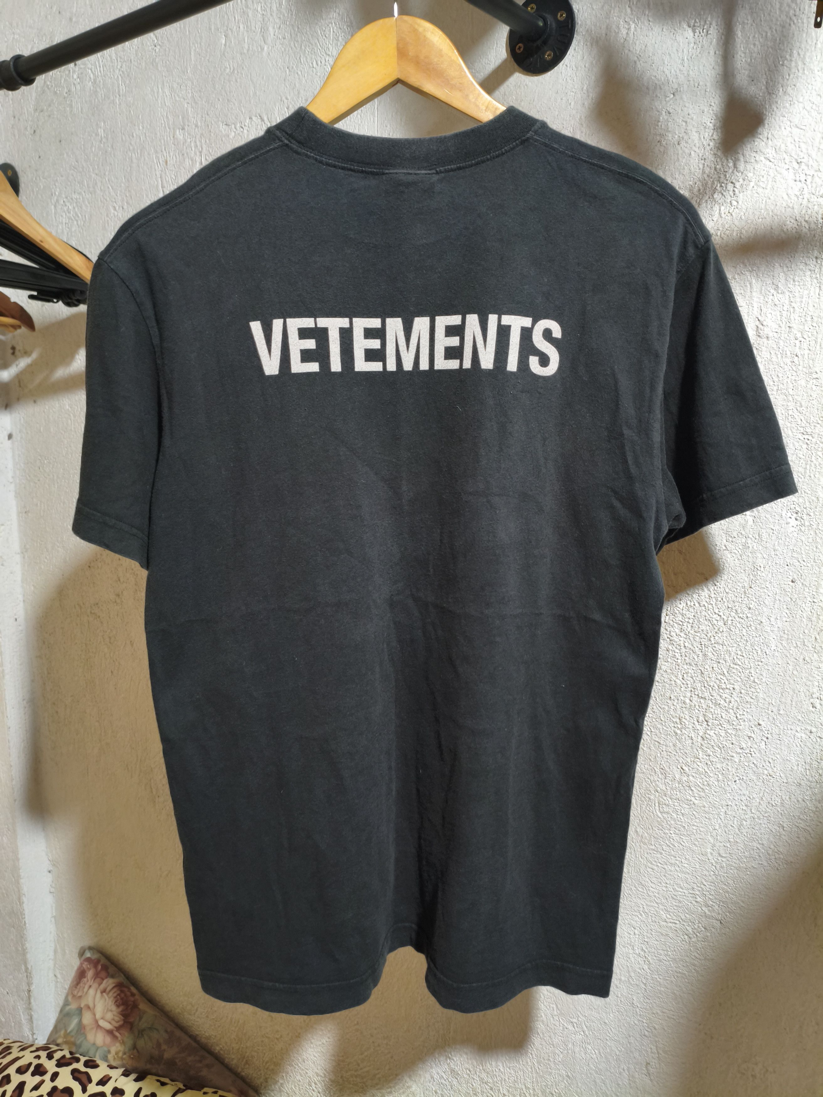 Vetements Vetements staff 2018 Demna era Size US S / EU 44-46 / 1 - 2 Thumbnail