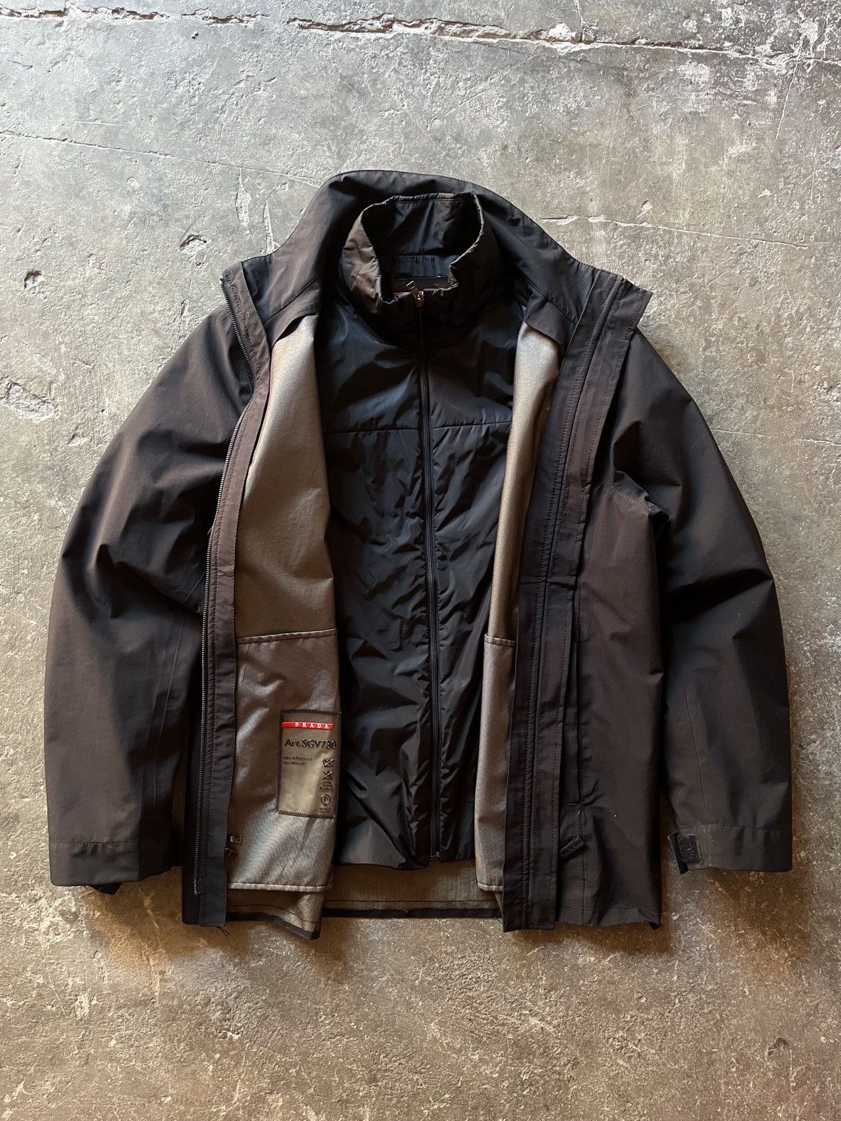 Prada Prada goretex double layer parka Size US L / EU 52-54 / 3 - 7 Thumbnail
