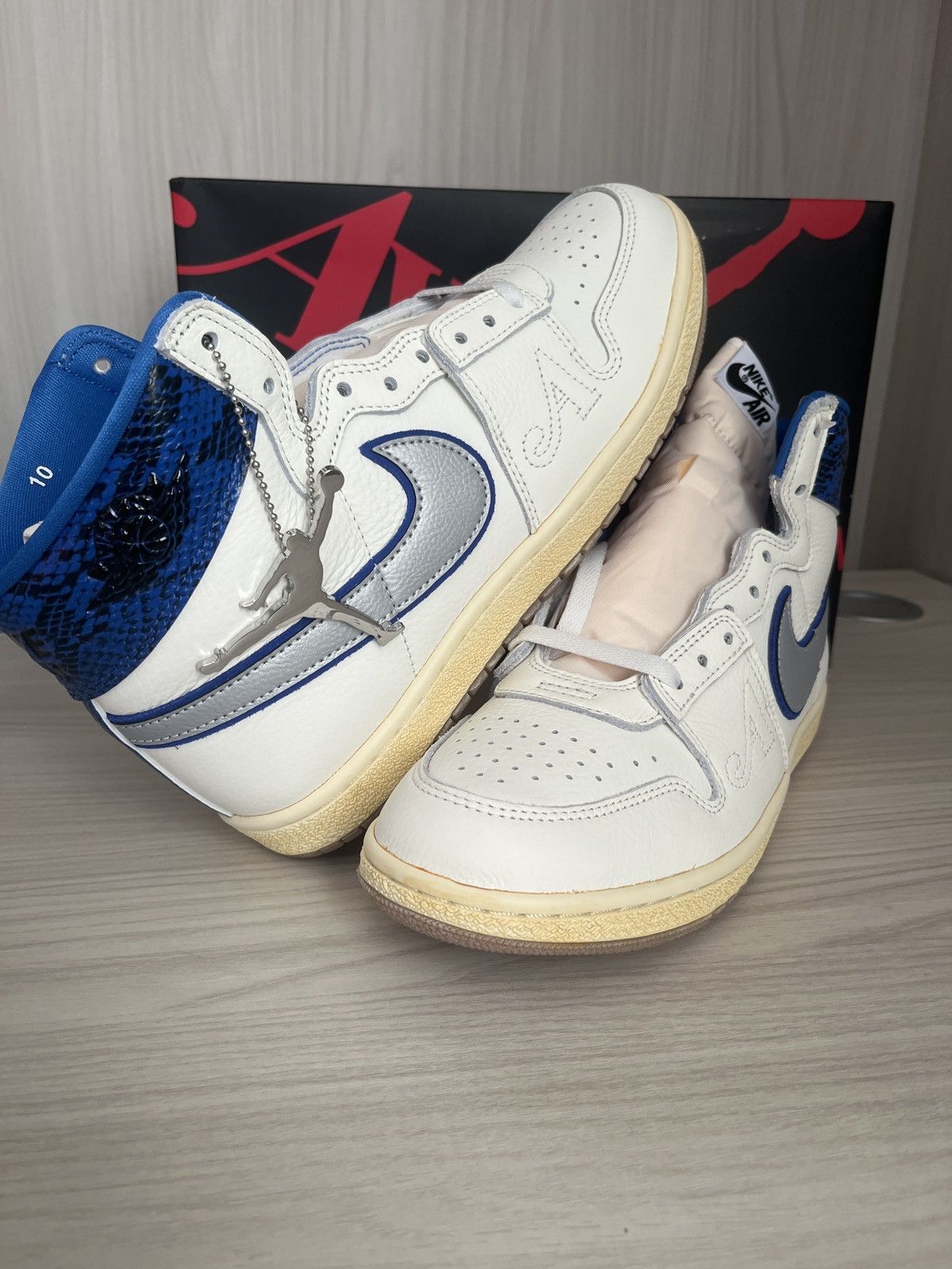 Jordan Brand Jordan Air Ship Pe SP Size US 10 / EU 43 - 1 Thumbnail