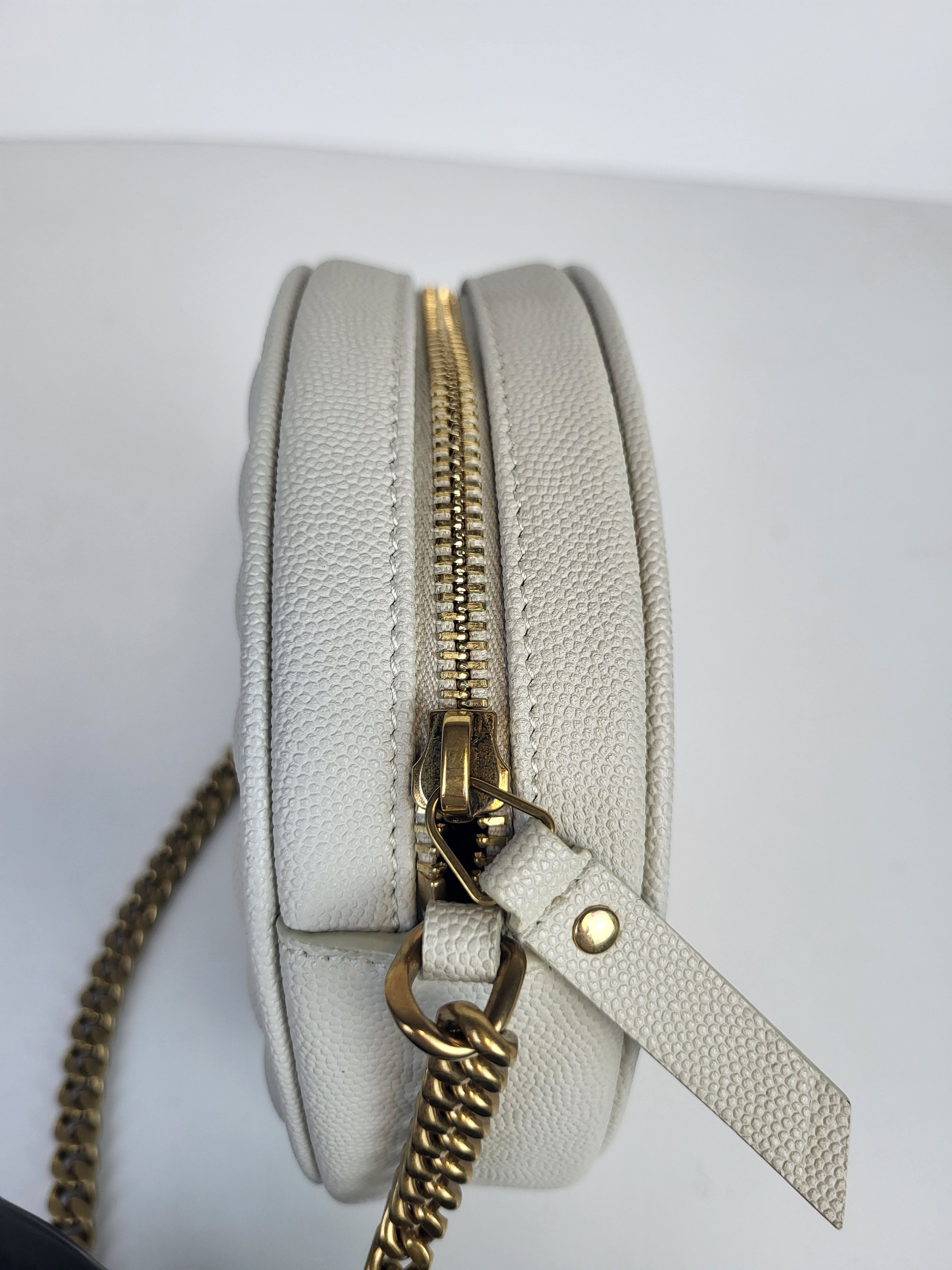 Yves Saint Laurent Saint Laurent Vinyle Round Camera Bag Leather Size ONE SIZE - 2 Thumbnail