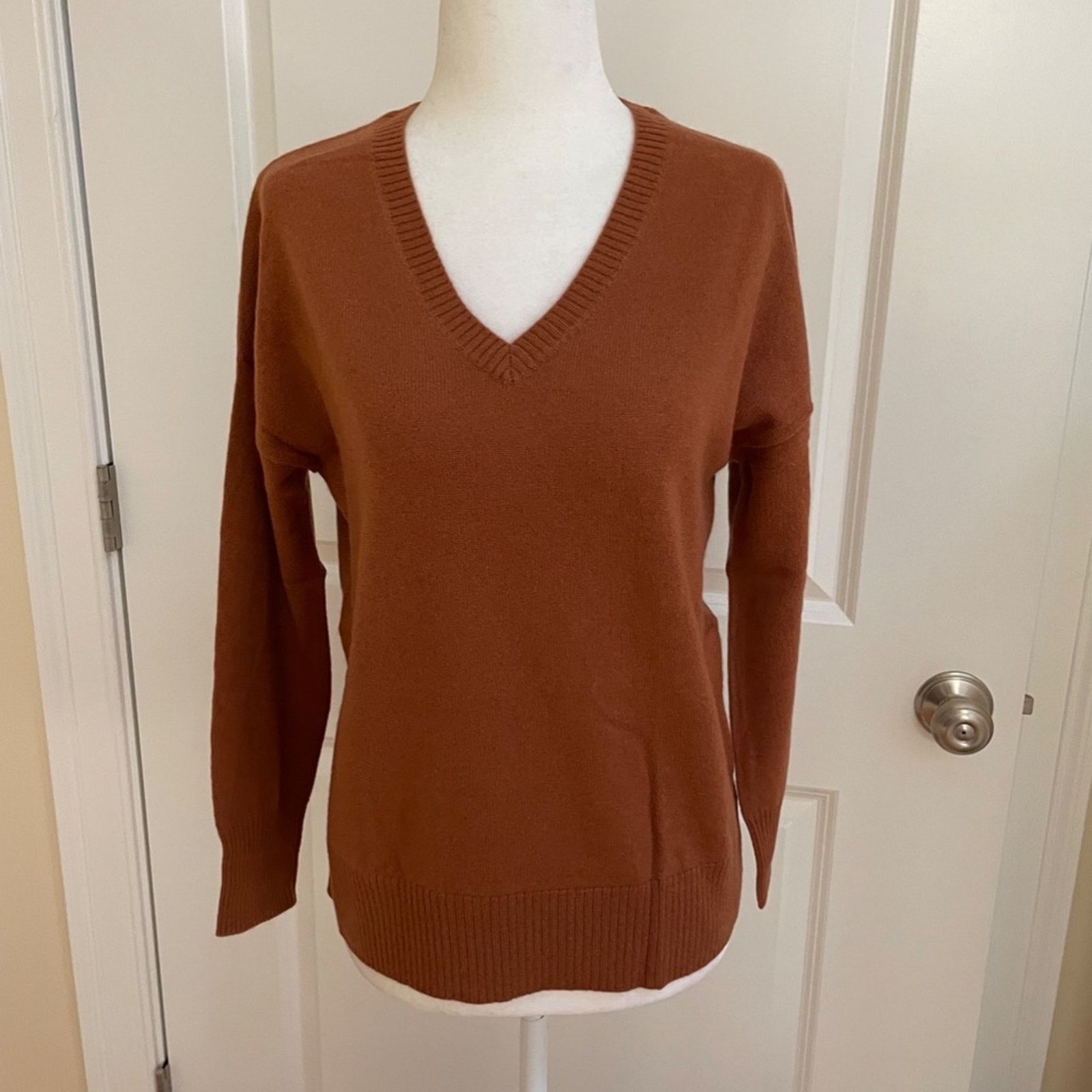 NAADAM Cashmere Oversized V-neck Sweater from Naadam Size XXS / US 00 / IT 34 - 1 Thumbnail