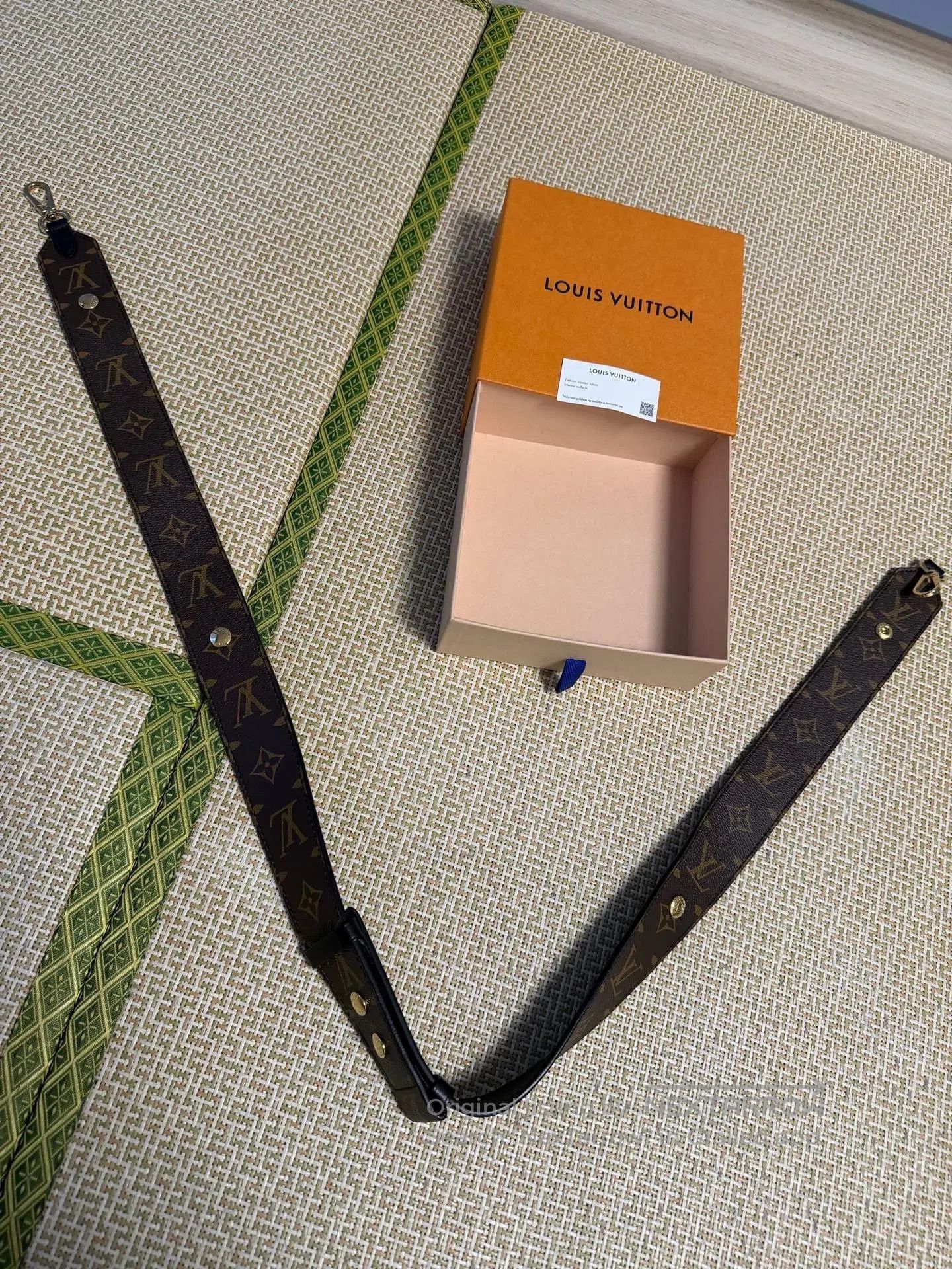Louis Vuitton Louis Vuitton Monogram Wide Shoulder Strap. Size ONE SIZE - 6 Thumbnail