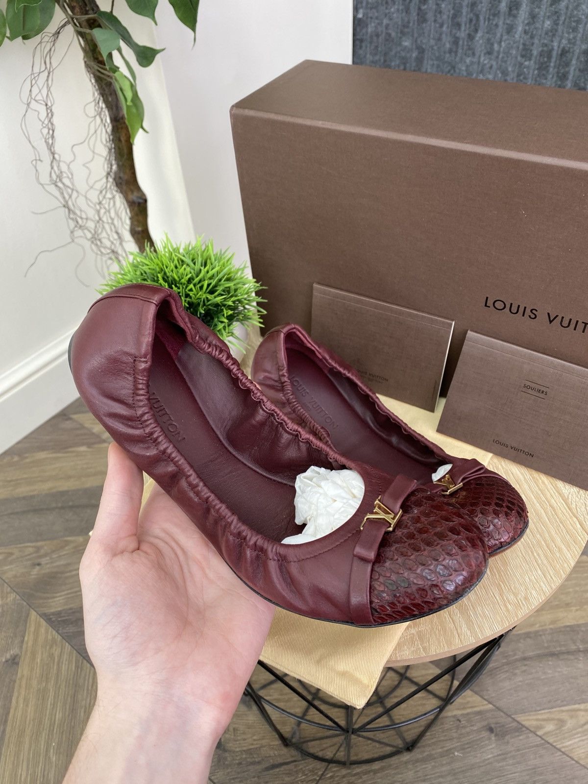 Louis Vuitton Vintage Louis Vuitton Maroon Leather Reptile Ballet Flats Size US 9 / IT 39 - 1 Thumbnail