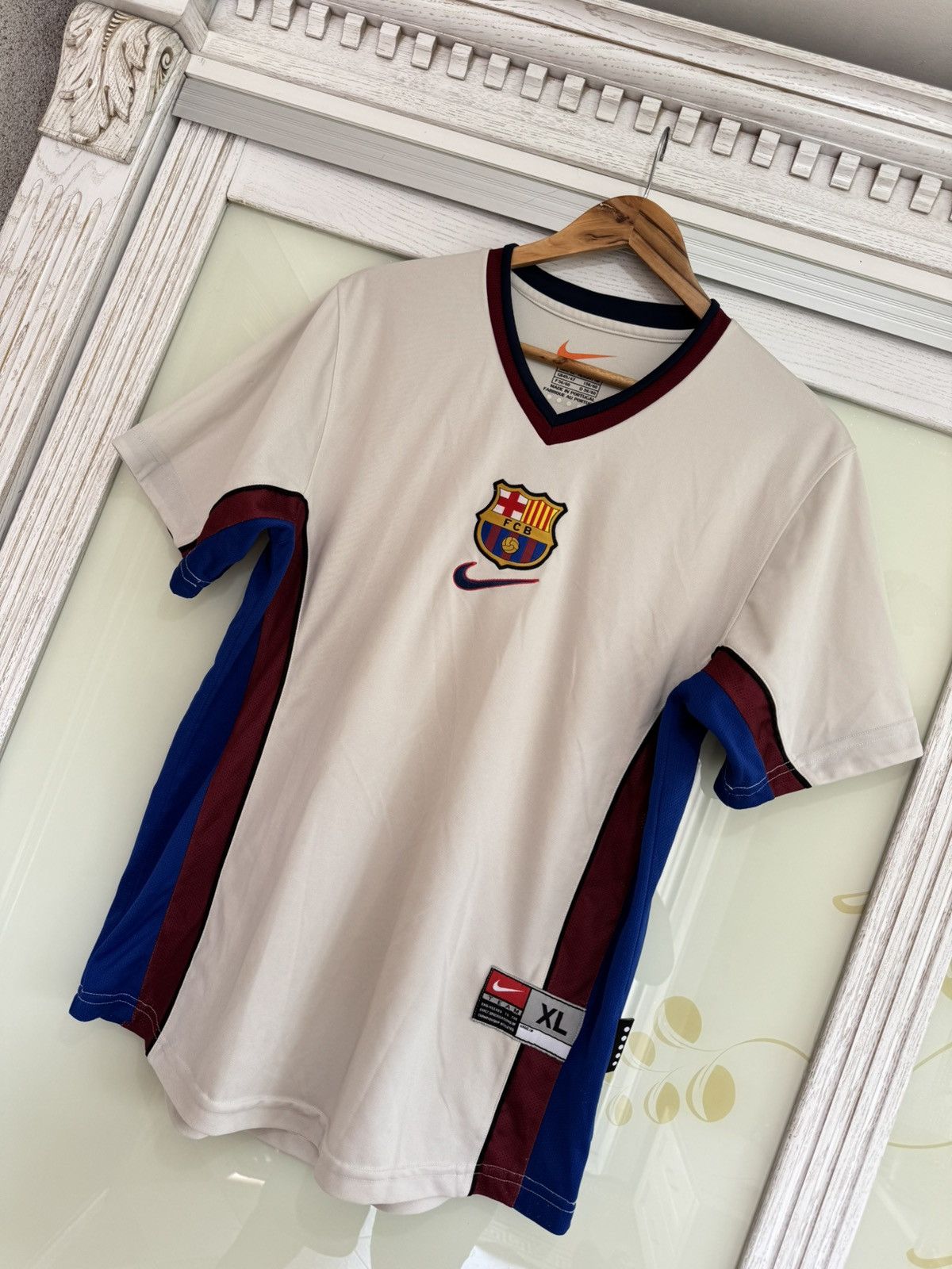 Nike Vintage Guardiola #4 Barcelona 1998-2001 Away Soccer Jersey Size US XL / EU 56 / 4 - 4 Thumbnail