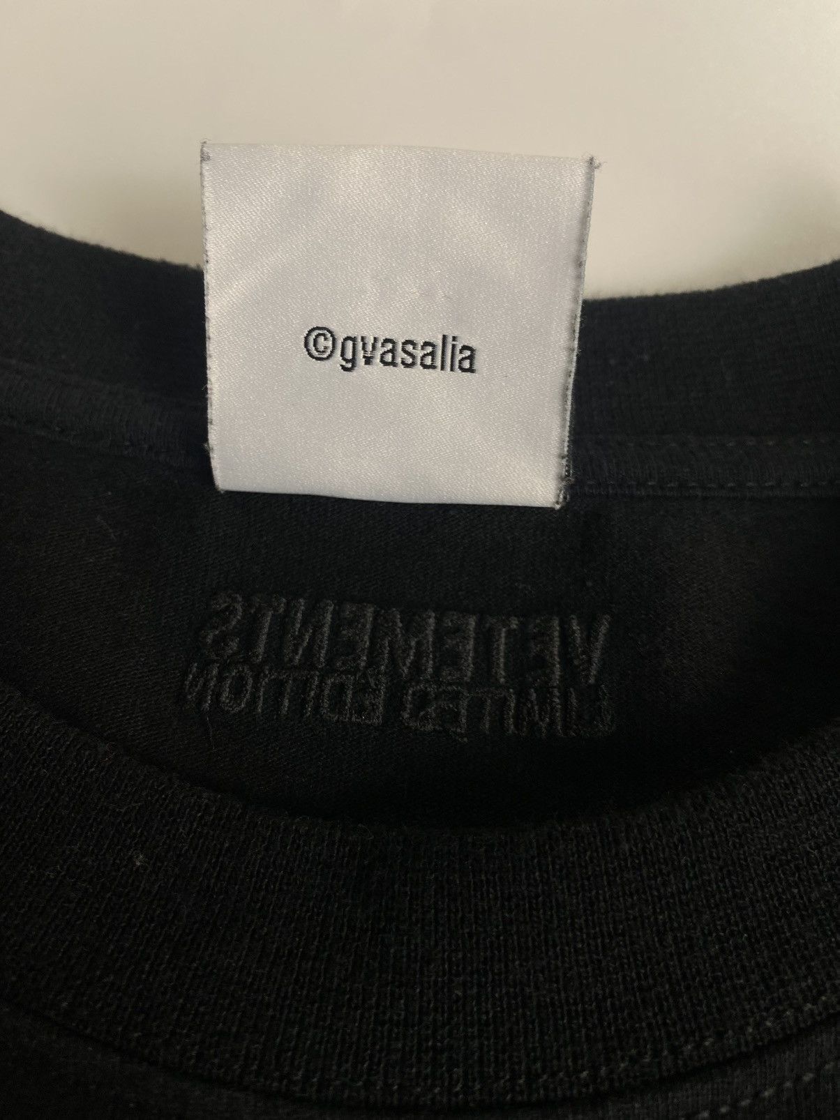 Vetements Vetements “think differently” Size US L / EU 52-54 / 3 - 5 Thumbnail