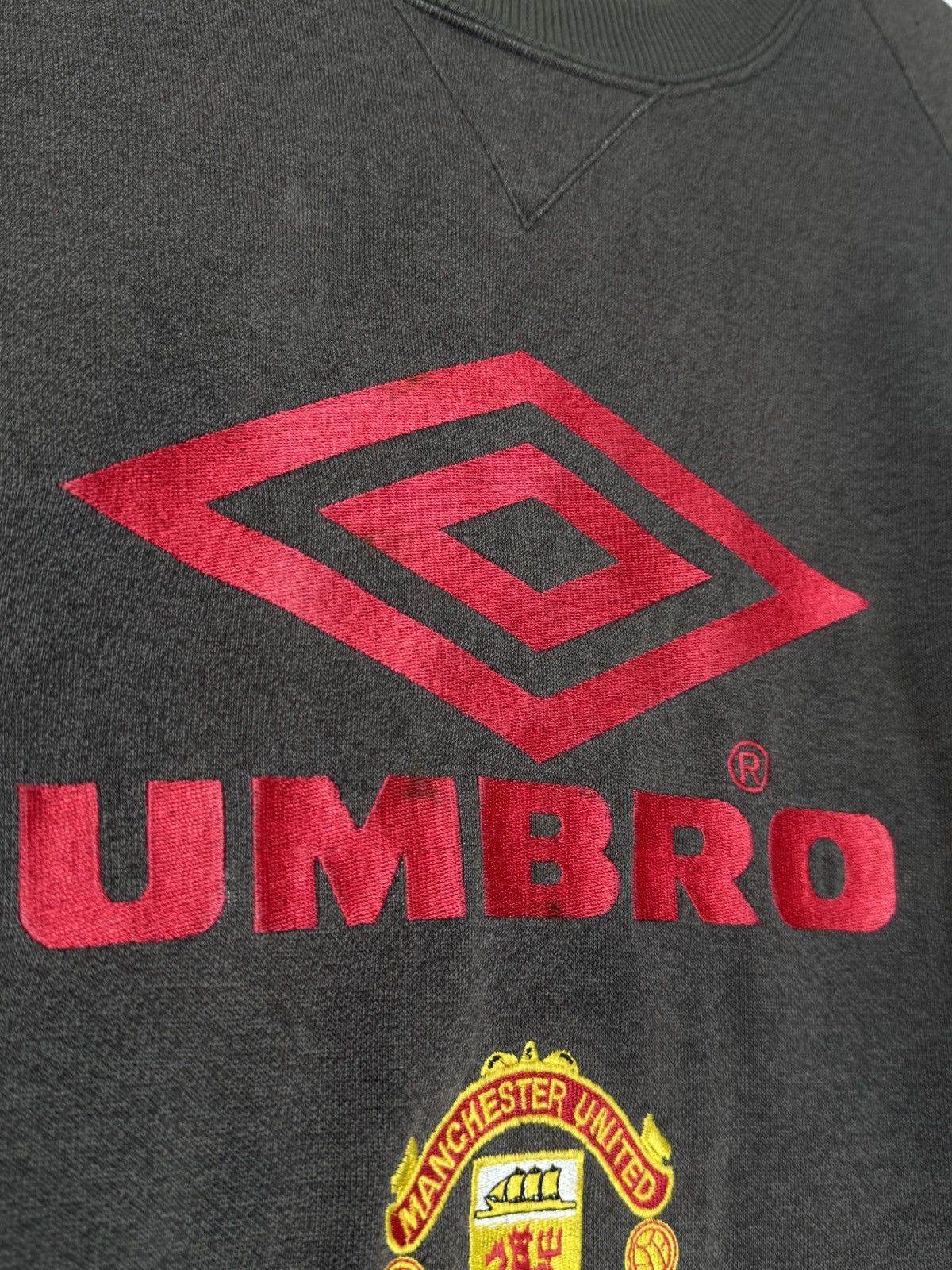 Umbro Vintage 90s Umbro Manchester United Sharp Sweatshirt Size US M / EU 48-50 / 2 - 14 Thumbnail