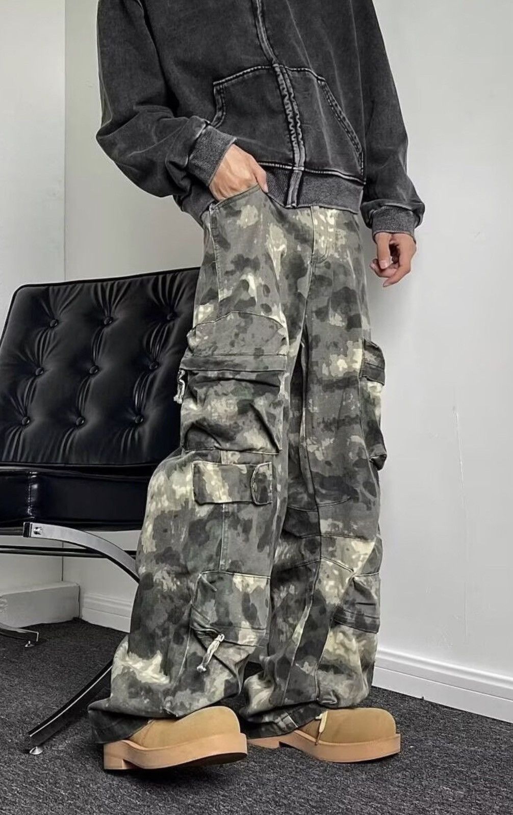 Japanese Brand Camo Multi Pocket Baggy Wide Leg Pants Size US 31 - 6 Thumbnail