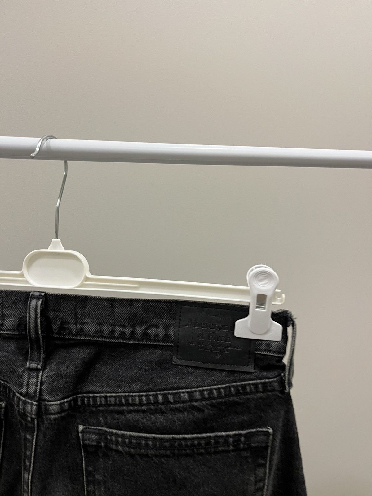 Abercrombie & Fitch Abercrombie & Fitch Black Jeans Size US 31 - 7 Thumbnail