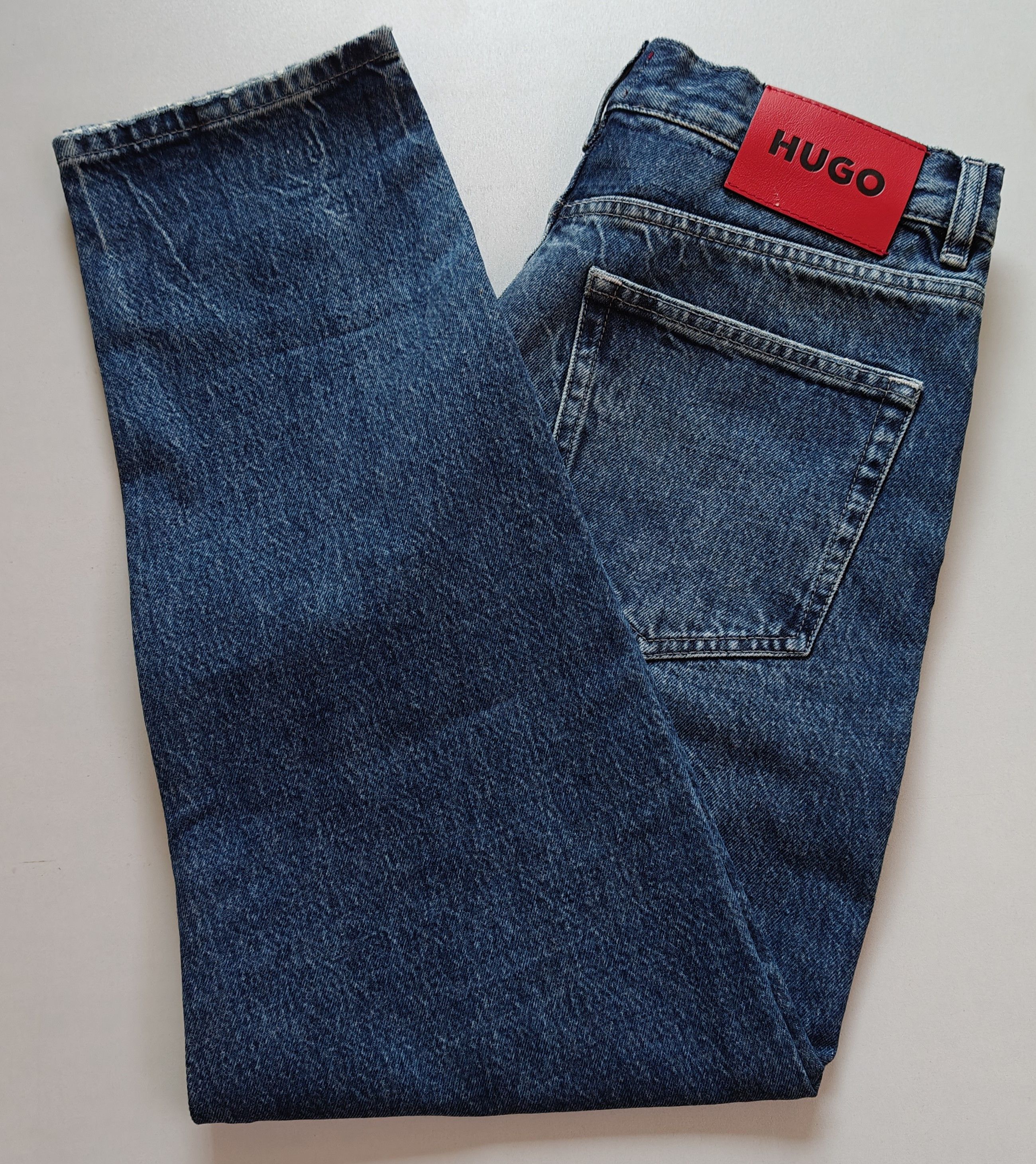 Hugo HUGO Relaxed Tapered Fit men's Jeans Free Shipping T/6078 Size US 31 - 2 Thumbnail