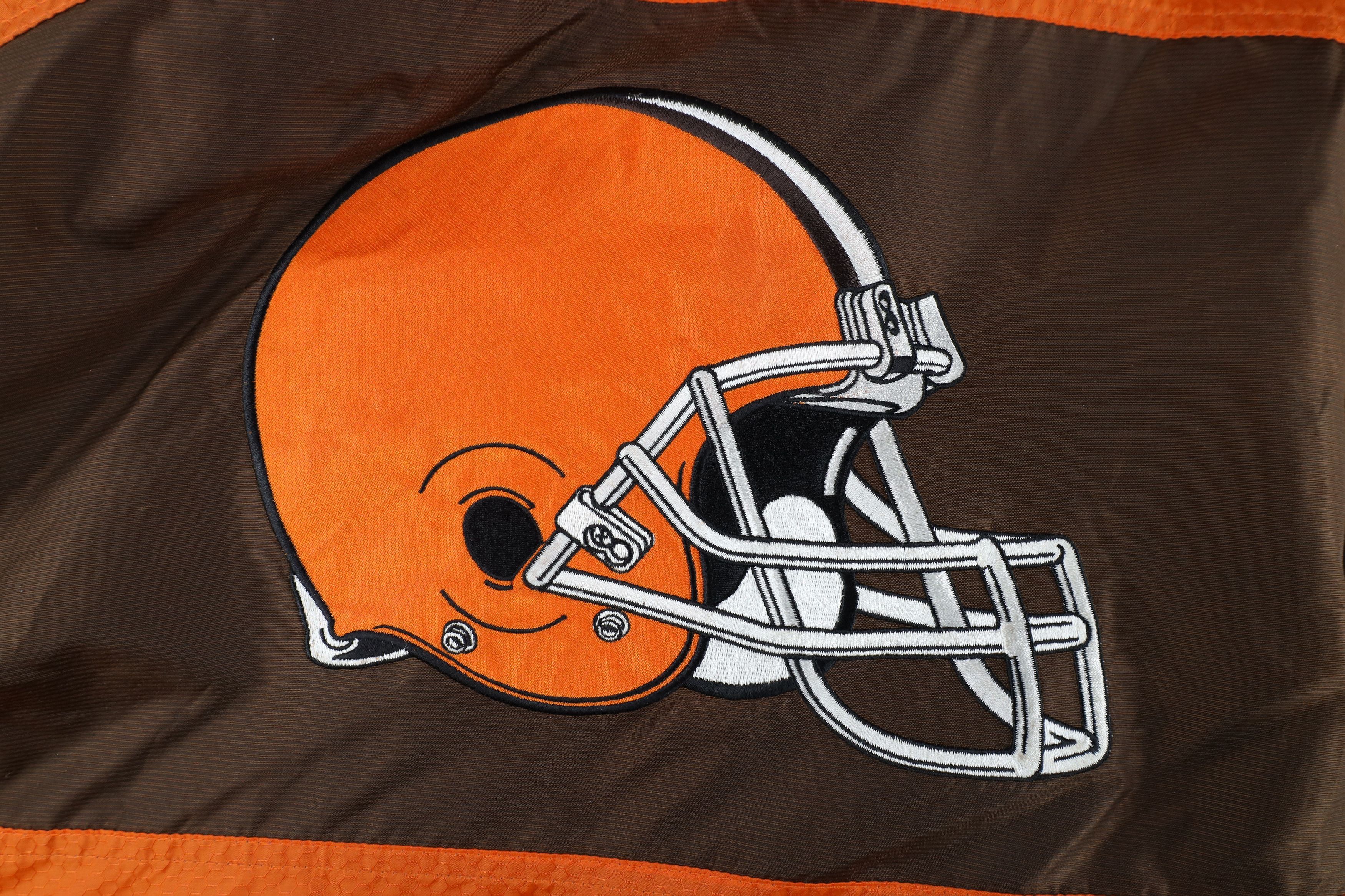 Vintage Vintage 90s 2 In 1 Cleveland Browns Football Hooded Jacket Size US XL / EU 56 / 4 - 8 Thumbnail