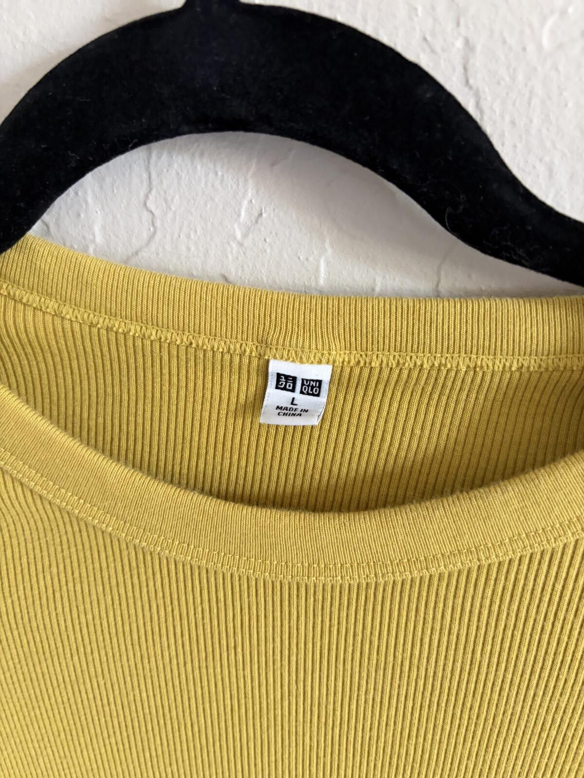 Uniqlo Uniqlo T shirt Size L / US 10 / IT 46 - 2 Thumbnail