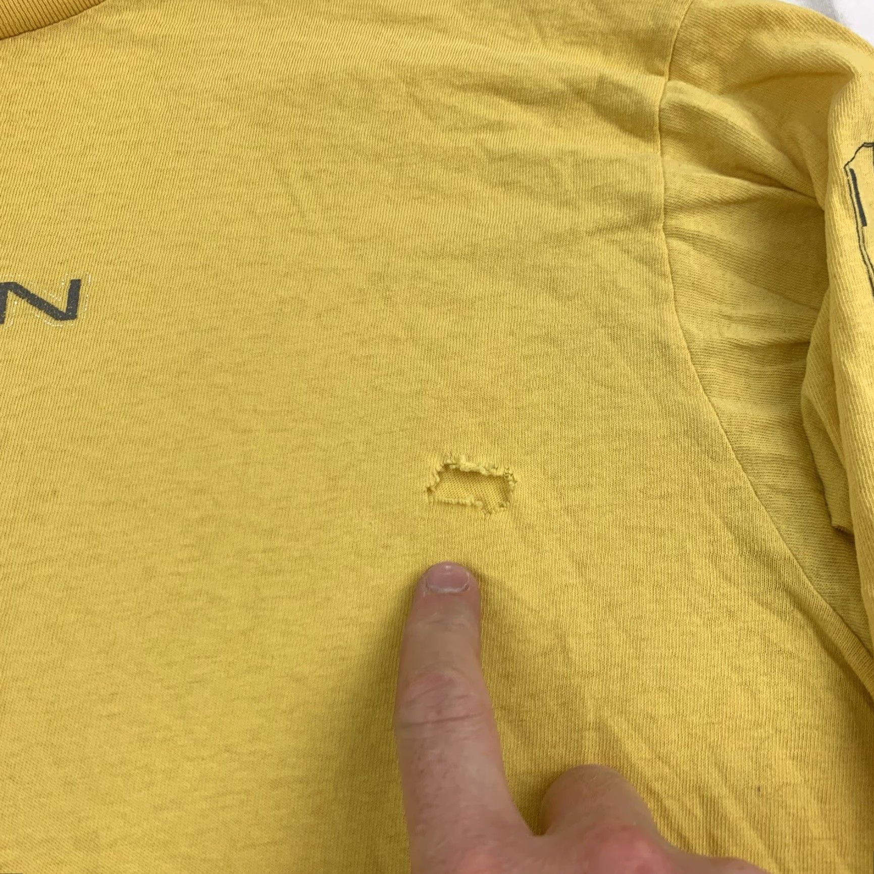 Old Navy VINTAGE Old Navy Grunge T-Shirt Adult Medium Yellow Long Sleeve Crew Neck Mens Size US M / EU 48-50 / 2 - 4 Thumbnail