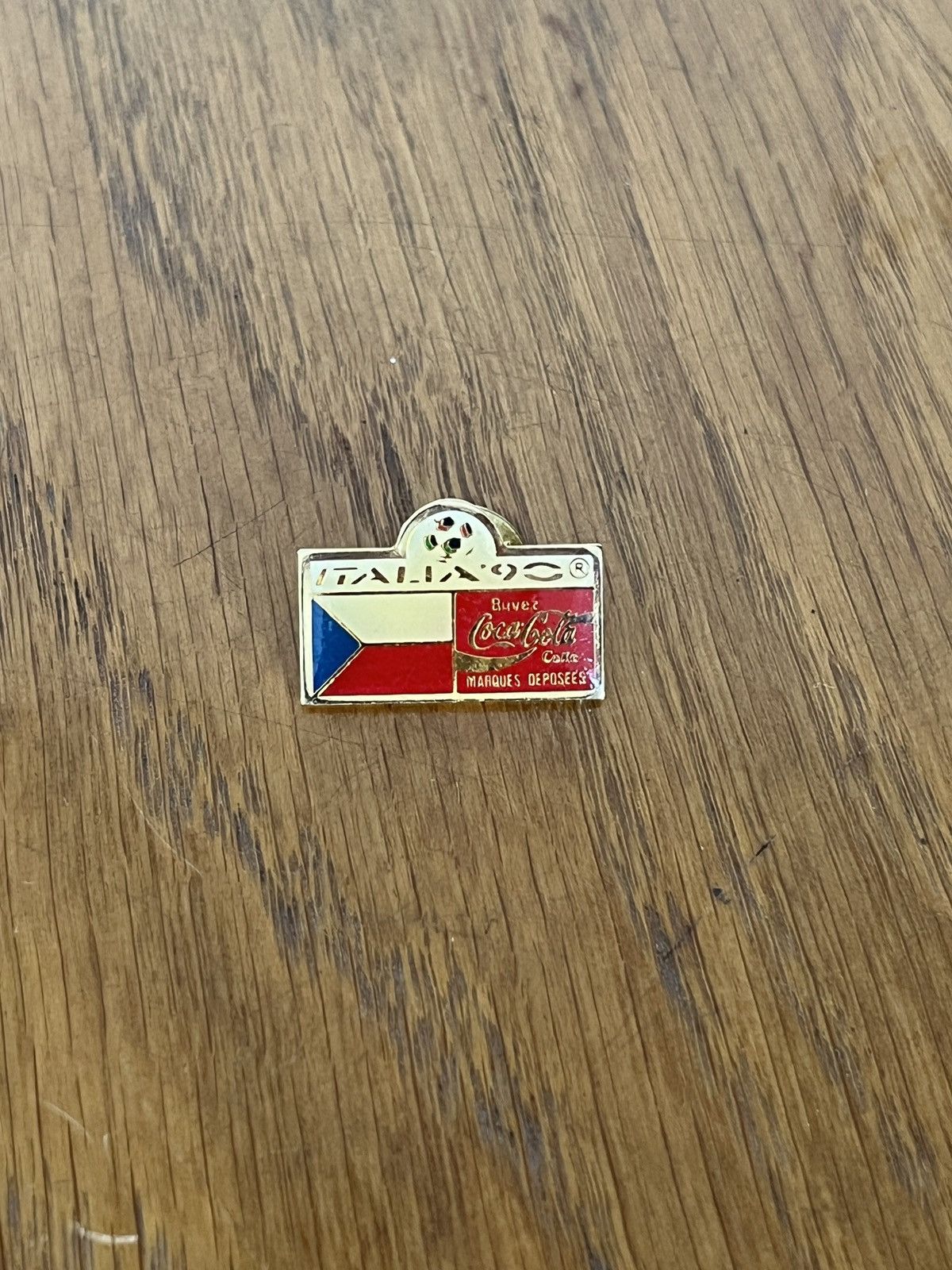 Vintage Italia 90 World Cup vintage pin : Czech Republic Size ONE SIZE - 1 Thumbnail