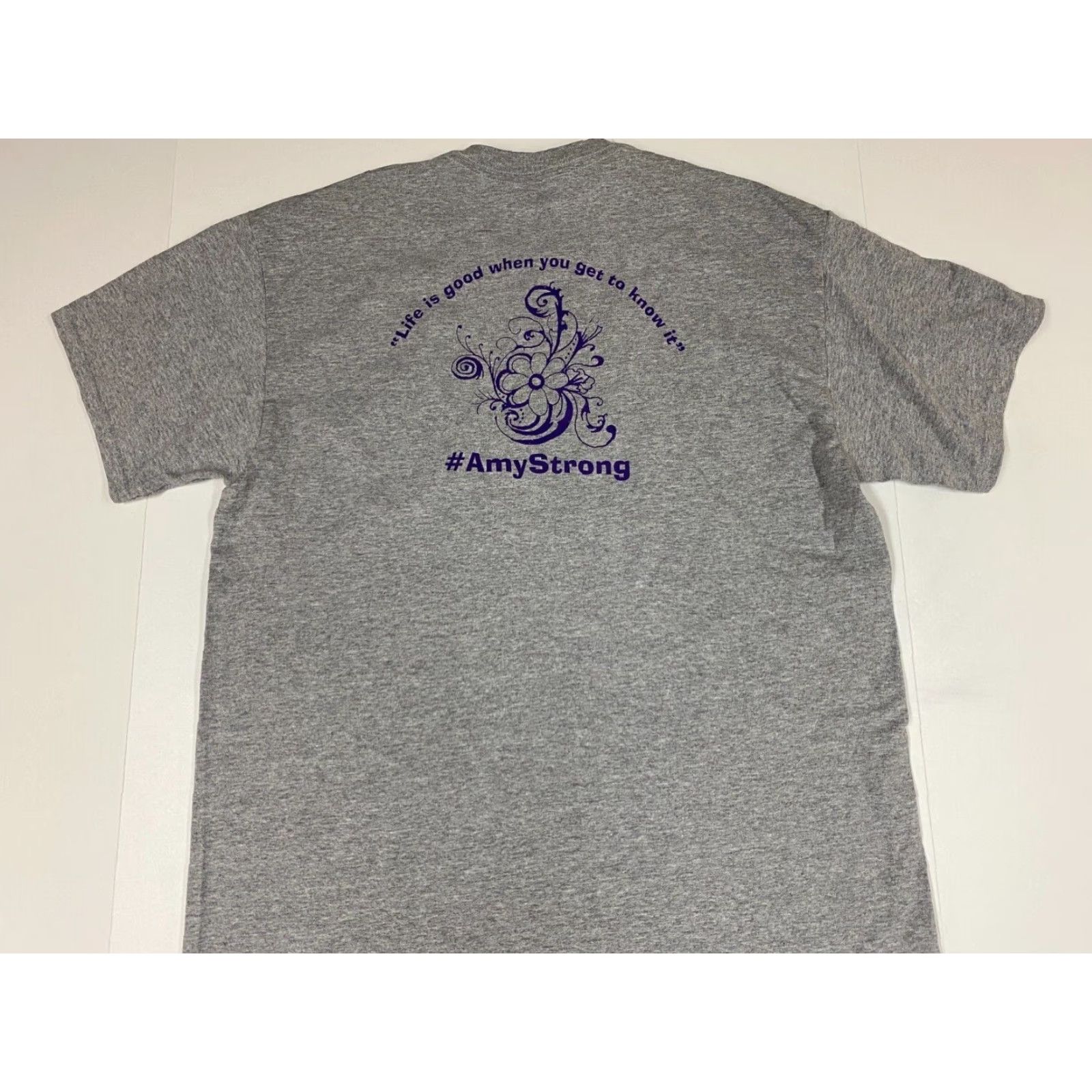 Gildan Amy Strong Mens T-Shirt L Gray Crew Neck Short Sleeve Cotton Spandex Logo Peanuts USA Classic Vintage: No Size US L / EU 52-54 / 3 - 6 Thumbnail