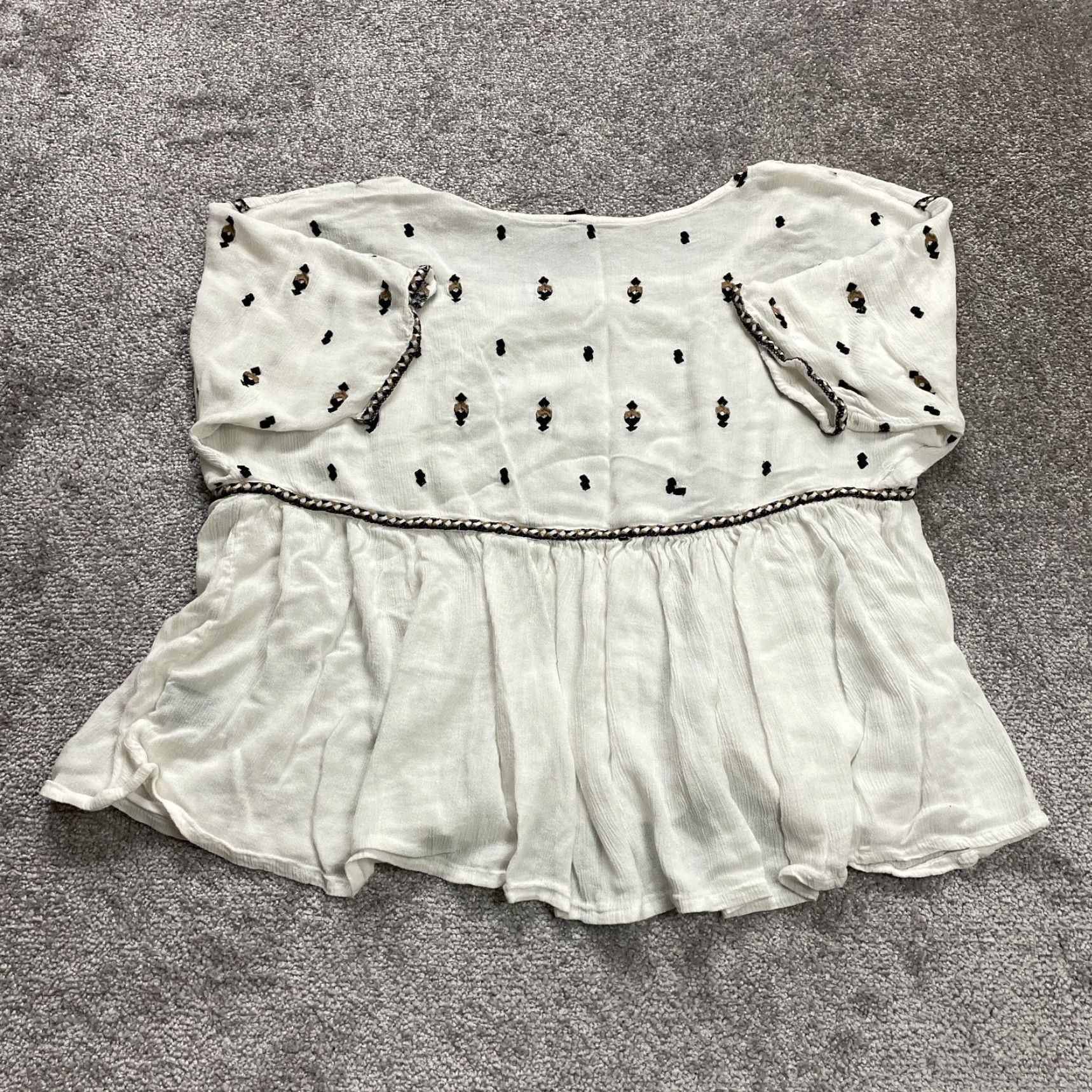 Vintage Curations Blouse Womens Medium White Casual Short Sleeve Rayon Embroidered Top Size M / US 6-8 / IT 42-44 - 2 Thumbnail