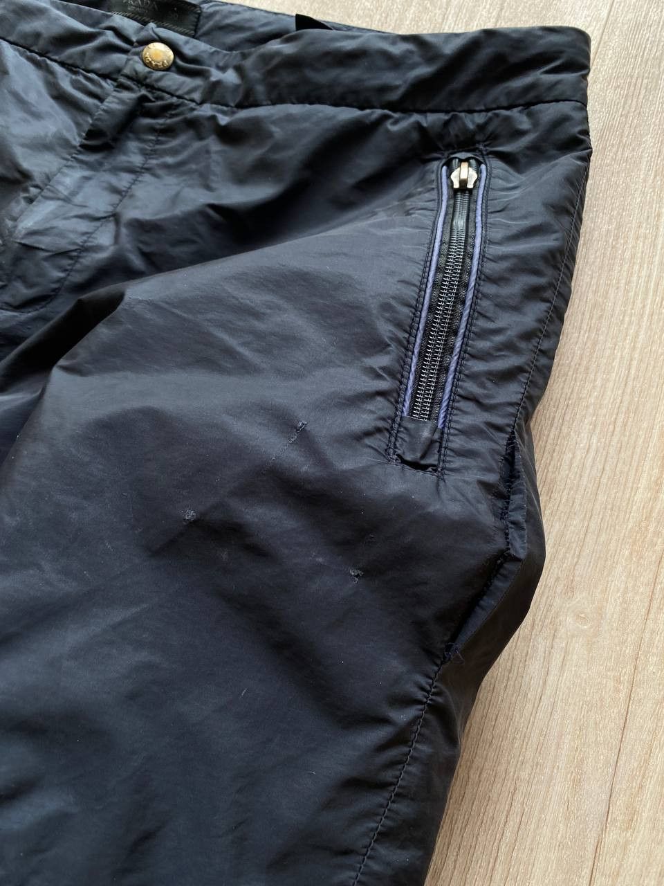 Prada prada red tab nylon shorts Size US 34 / EU 50 - 23 Thumbnail