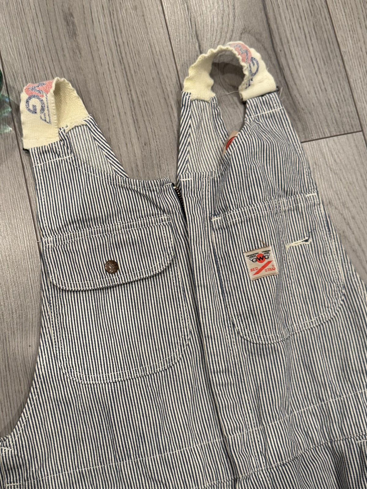 Vintage Vintage GWG Red Strap Hickory Striped Bib Overalls Size 38 Size US 38 / EU 54 - 8 Thumbnail