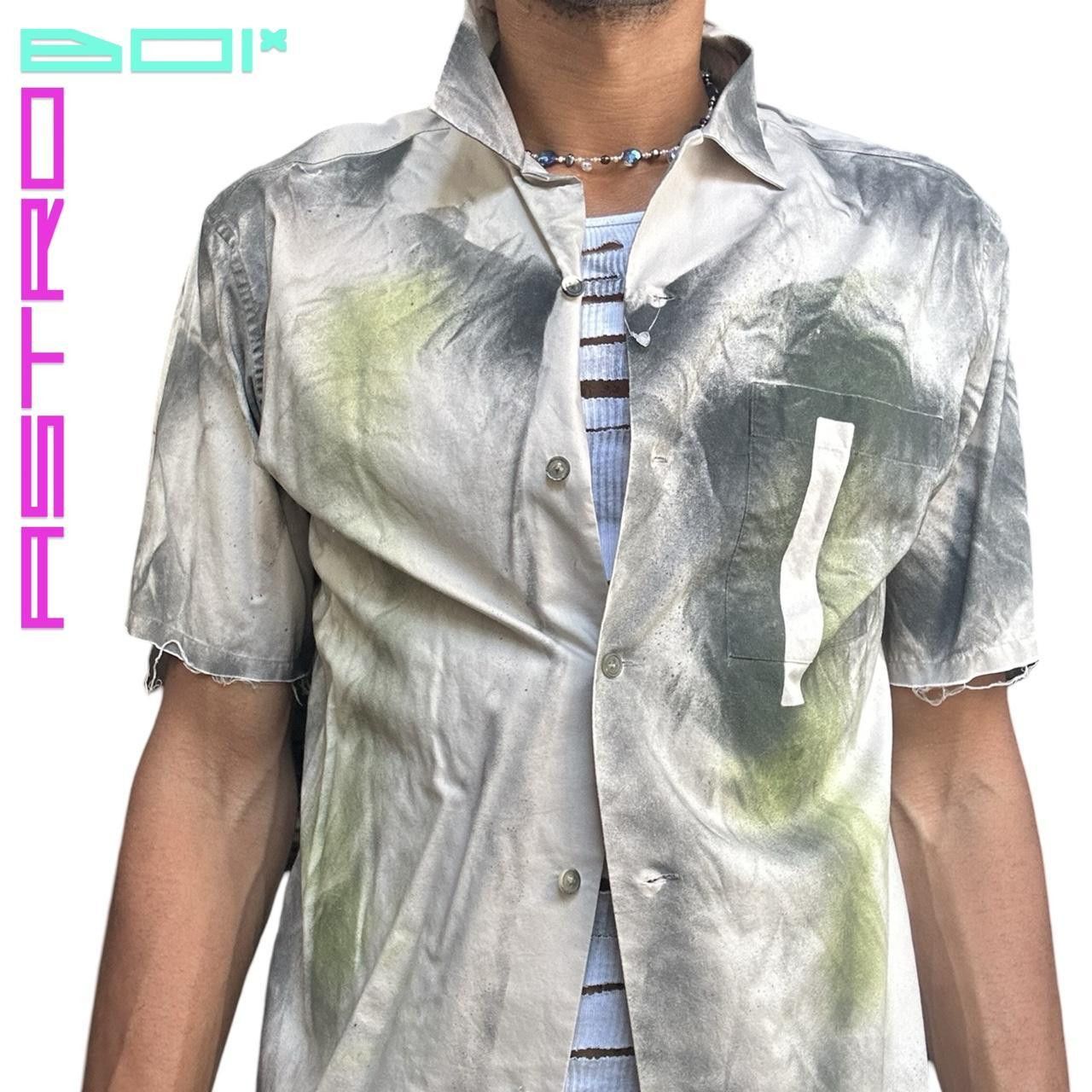 Uniqlo ASTROBOI X UNIQLO TAN AIRBRUSHED BUTTON UP SHIRT _ MEDIUM Size US S / EU 44-46 / 1 - 1 Thumbnail