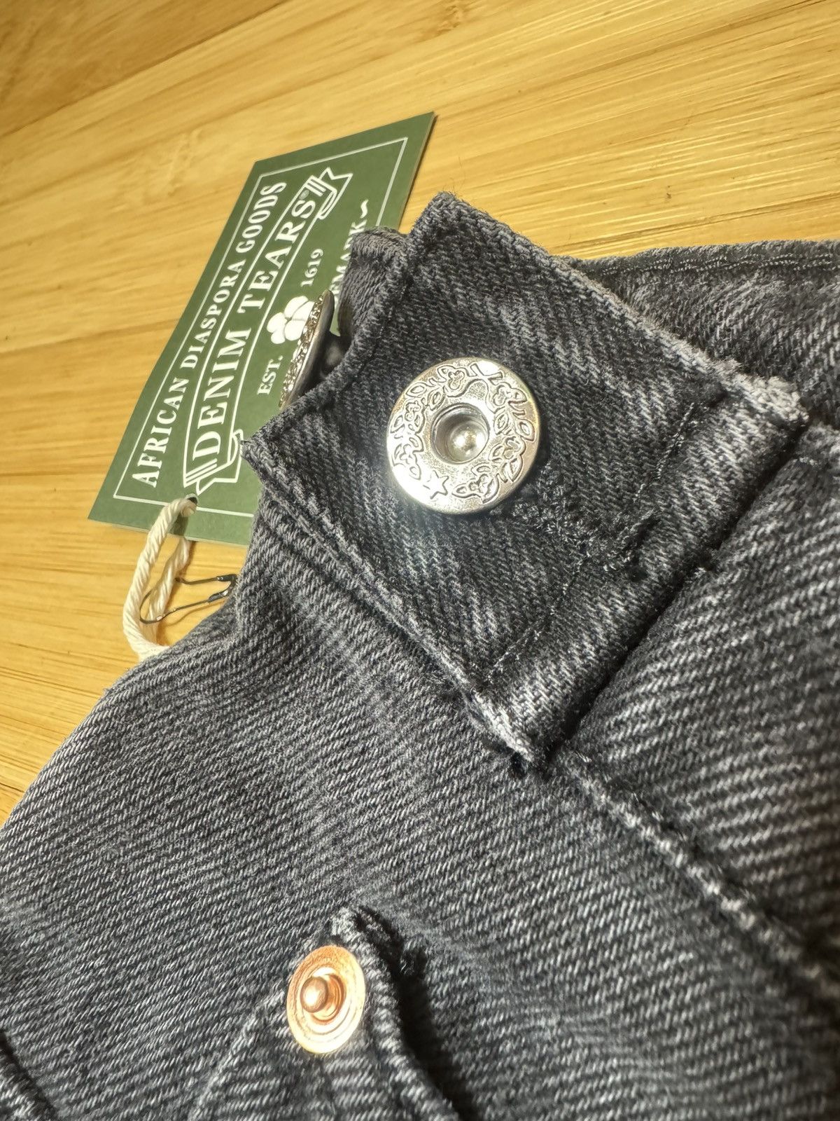 DENIM TEARS Denim Tears Mono Wreath Denim Short - Black Size Medium Size US 30 / EU 46 - 3 Thumbnail