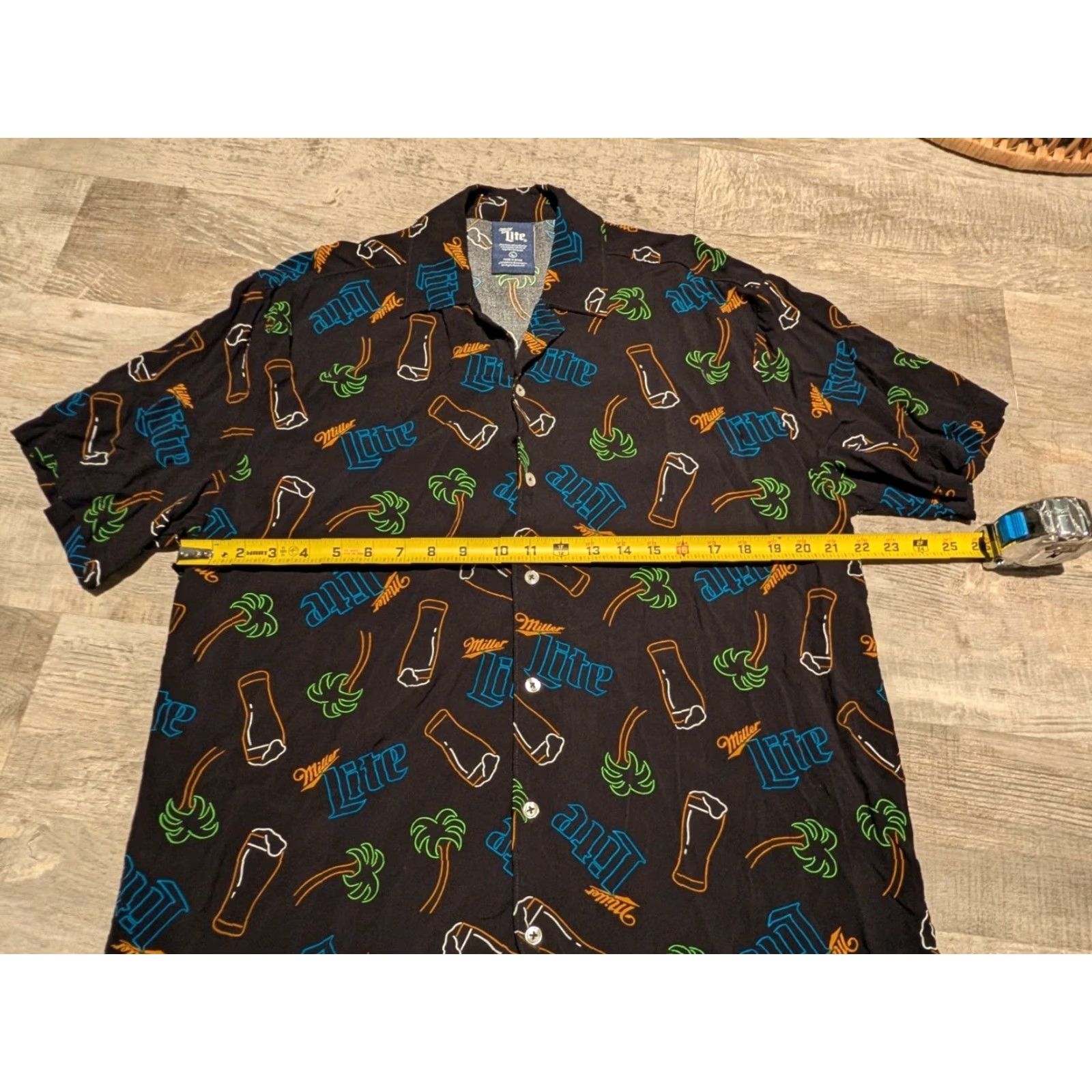 Vintage Miller Lite Beer Neon Sign Print Hawaiian Shirt Men L Black Short Sleeve Rayon Size US L / EU 52-54 / 3 - 6 Thumbnail