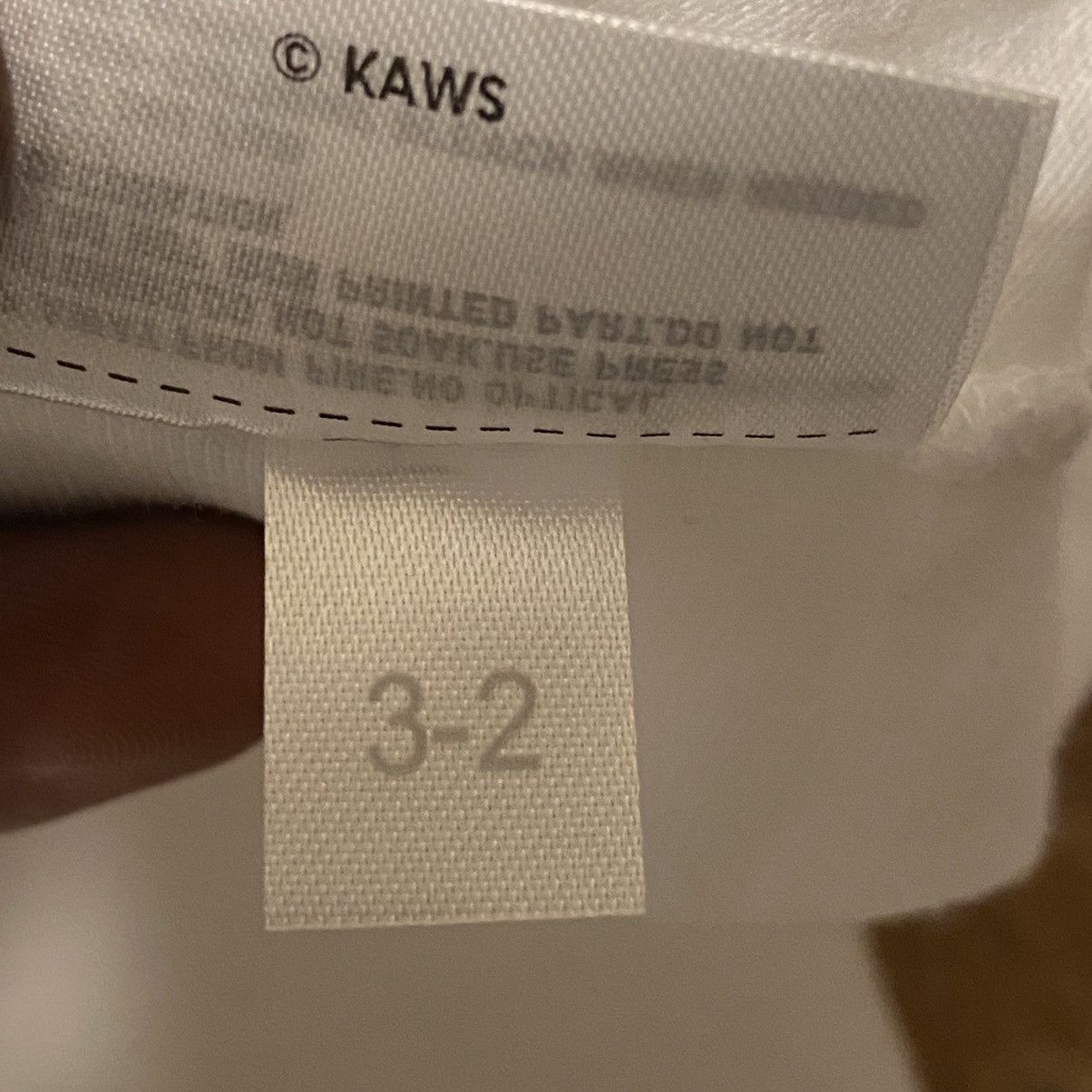 Kaws × Uniqlo Kaws X Uniqlo Pink BFF Tee White Size US XL / EU 56 / 4 - 10 Thumbnail