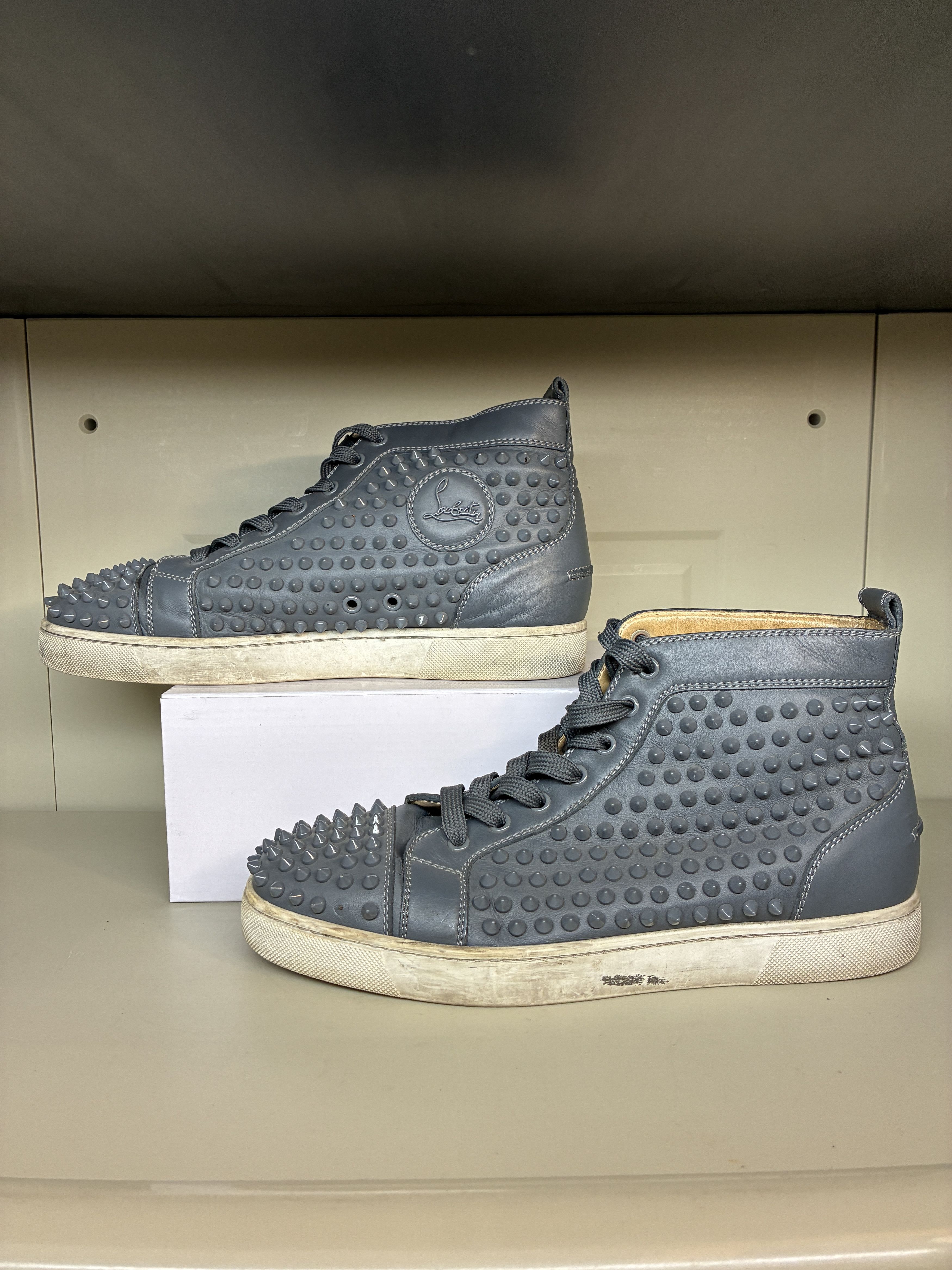 Christian Louboutin CHRISTIAN LOUBOUTIN HIGH TOP LOUIS FLAT SPIKES GRAY SQUALE Size US 9 / EU 42 - 2 Thumbnail