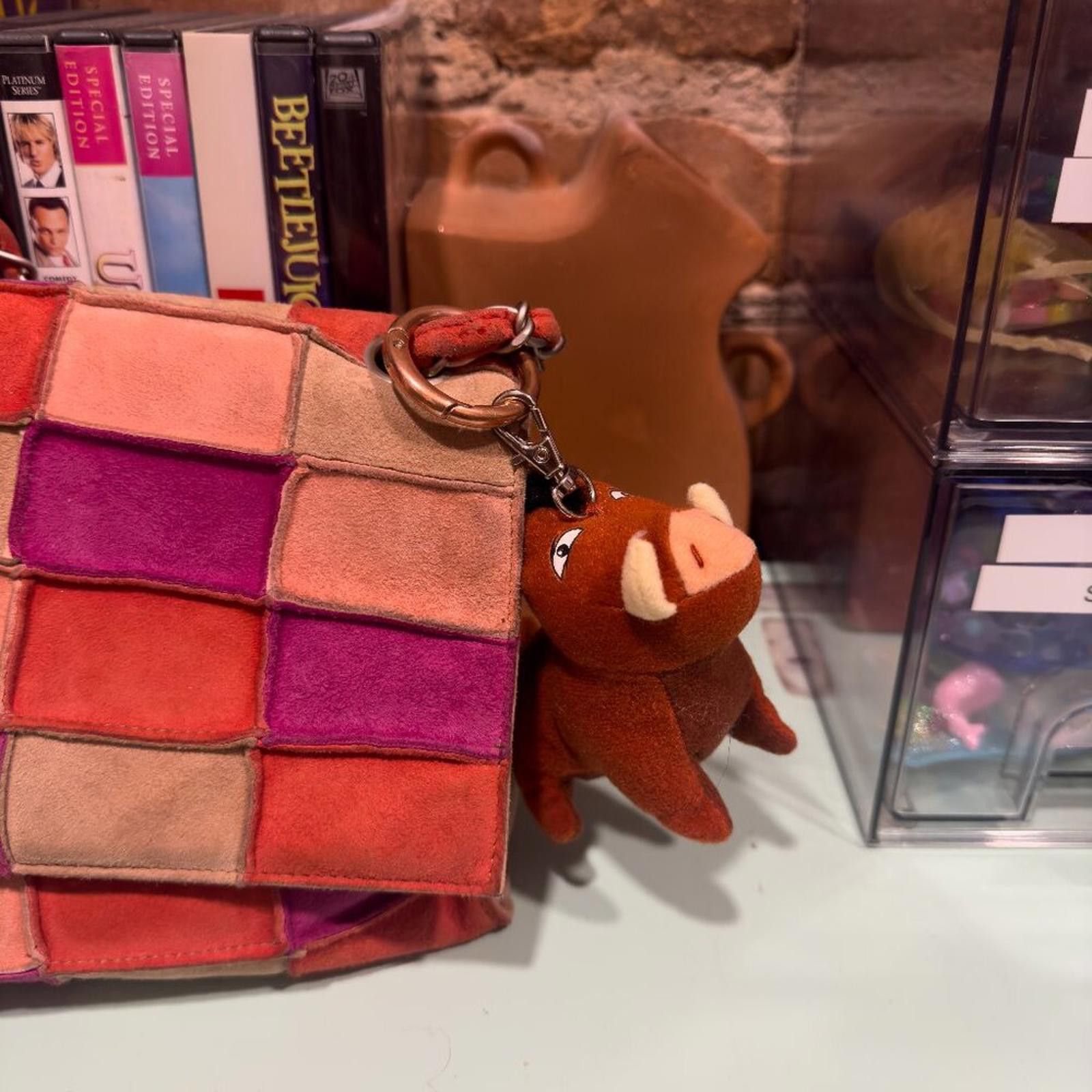 Disney 1998 LION KING PUMBAA BAG CHARM Size ONE SIZE - 3 Thumbnail