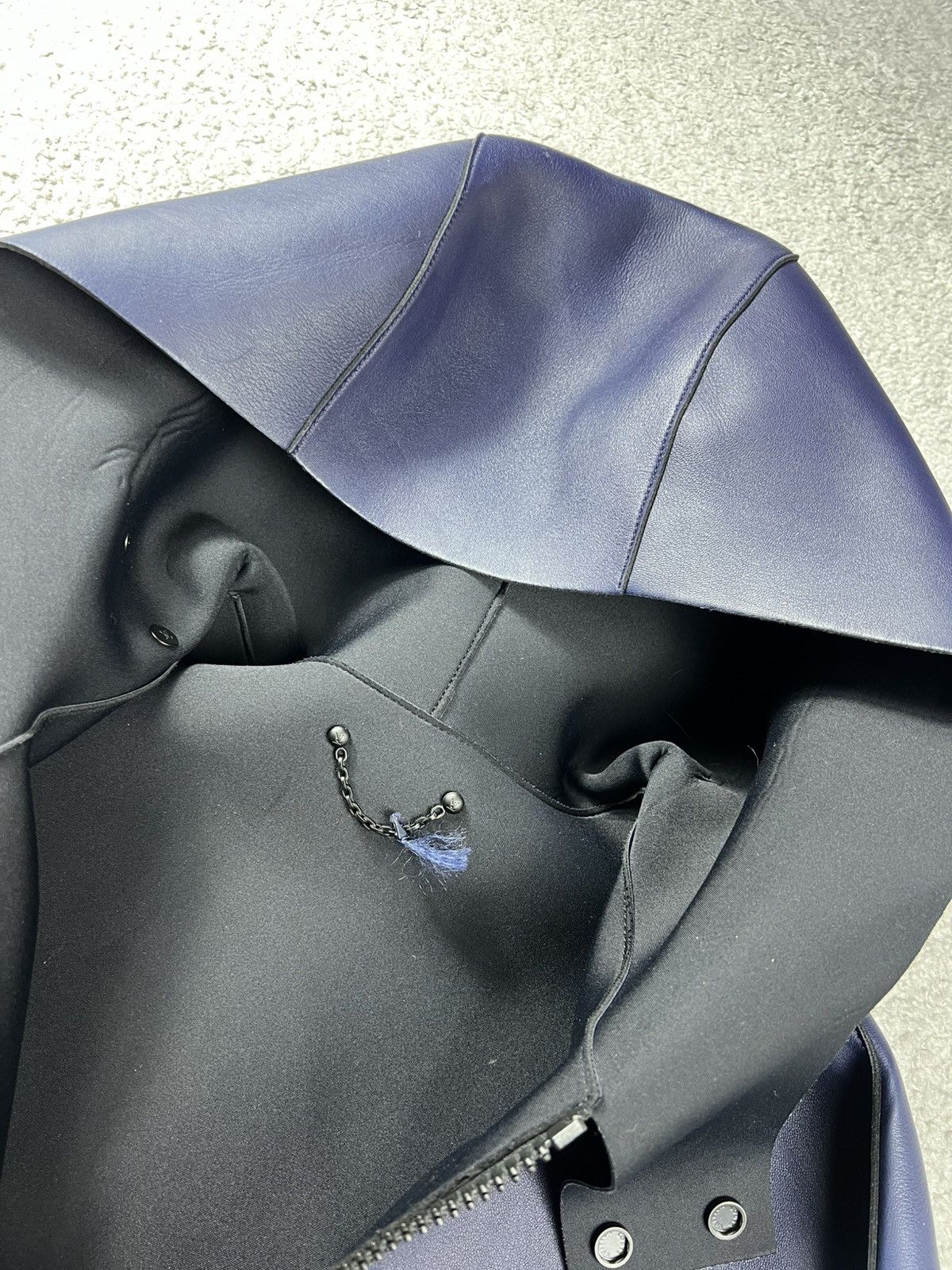 Louis Vuitton Louis Vuitton Leather Dark Blue Hooded Zip Up Jacket Size L Size US L / EU 52-54 / 3 - 12 Thumbnail