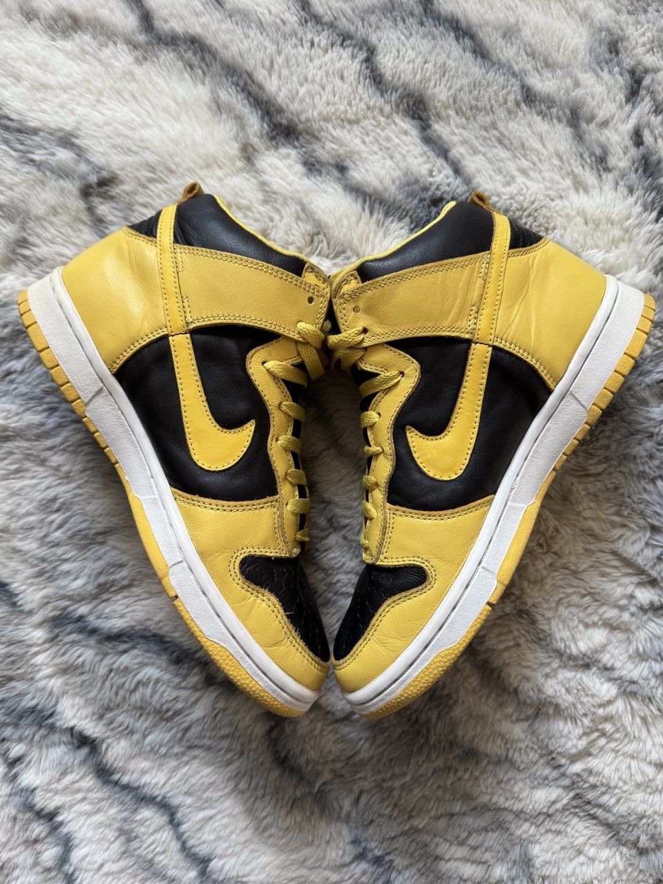 Nike VINTAGE NIKE DUNK HIGH GOLDENROD IOWA 2002 Size US 7 / EU 40 - 2 Thumbnail