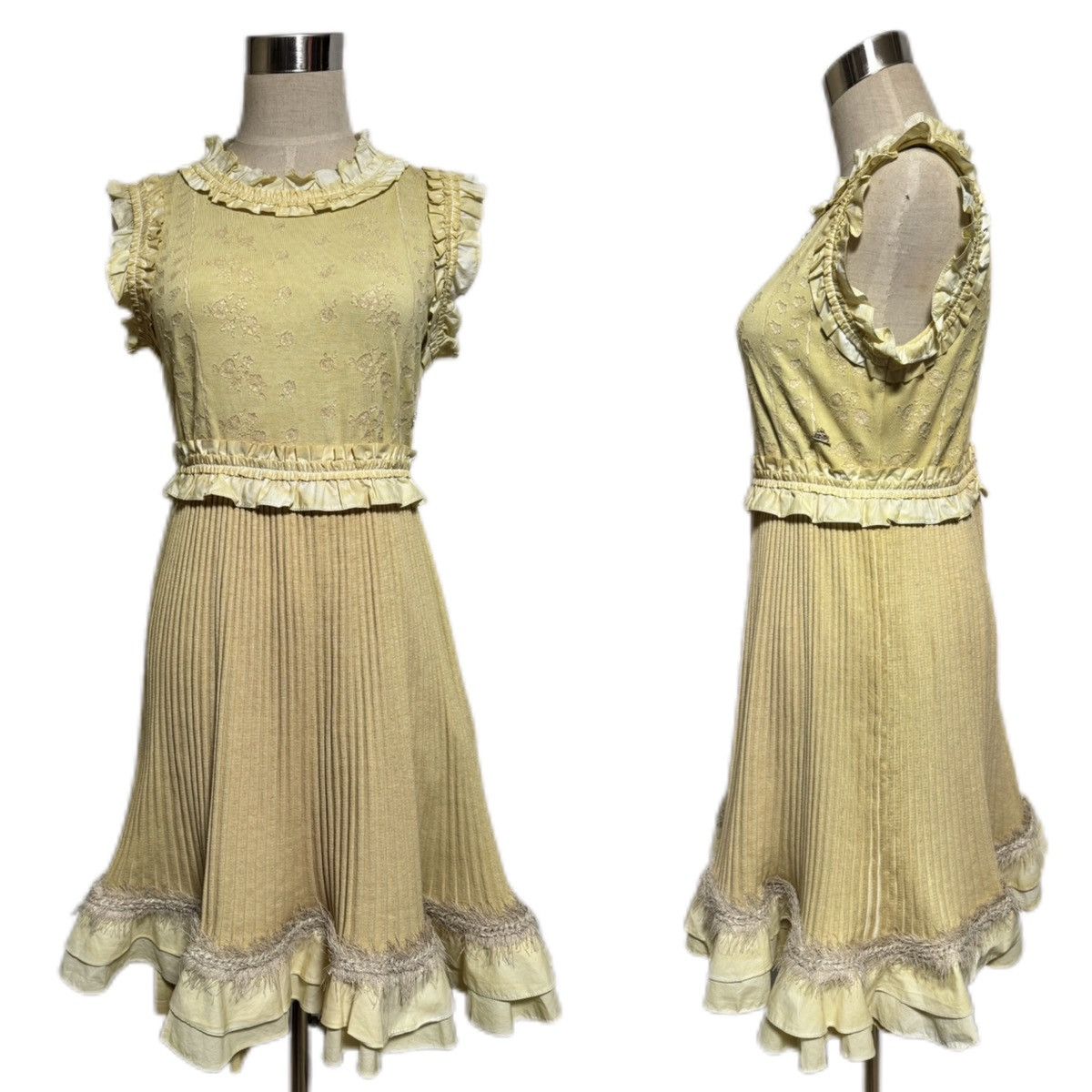 Chanel Authentic runway, Chanel COCO flower, frill, gradient dress, Size XS / US 0-2 / IT 36-38 - 19 Thumbnail