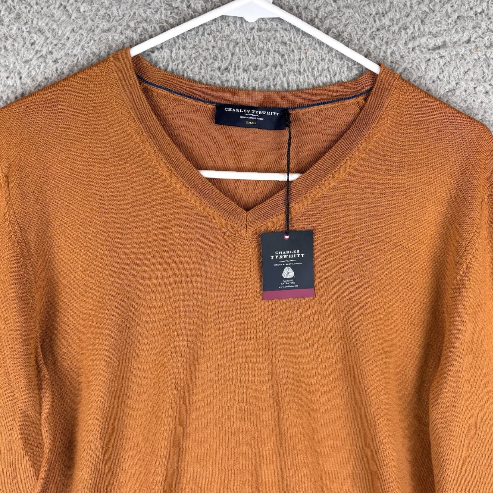 Charles Tyrwhitt Charles Tyrwhitt V-Neck Jumper Mens Small Burnt Orange Pure Merino Wool Pullover Knit Sweater Long Sleeve Casual Regular Wool Tone Orange Mens S Size US S / EU 44-46 / 1 - 2 Thumbnail