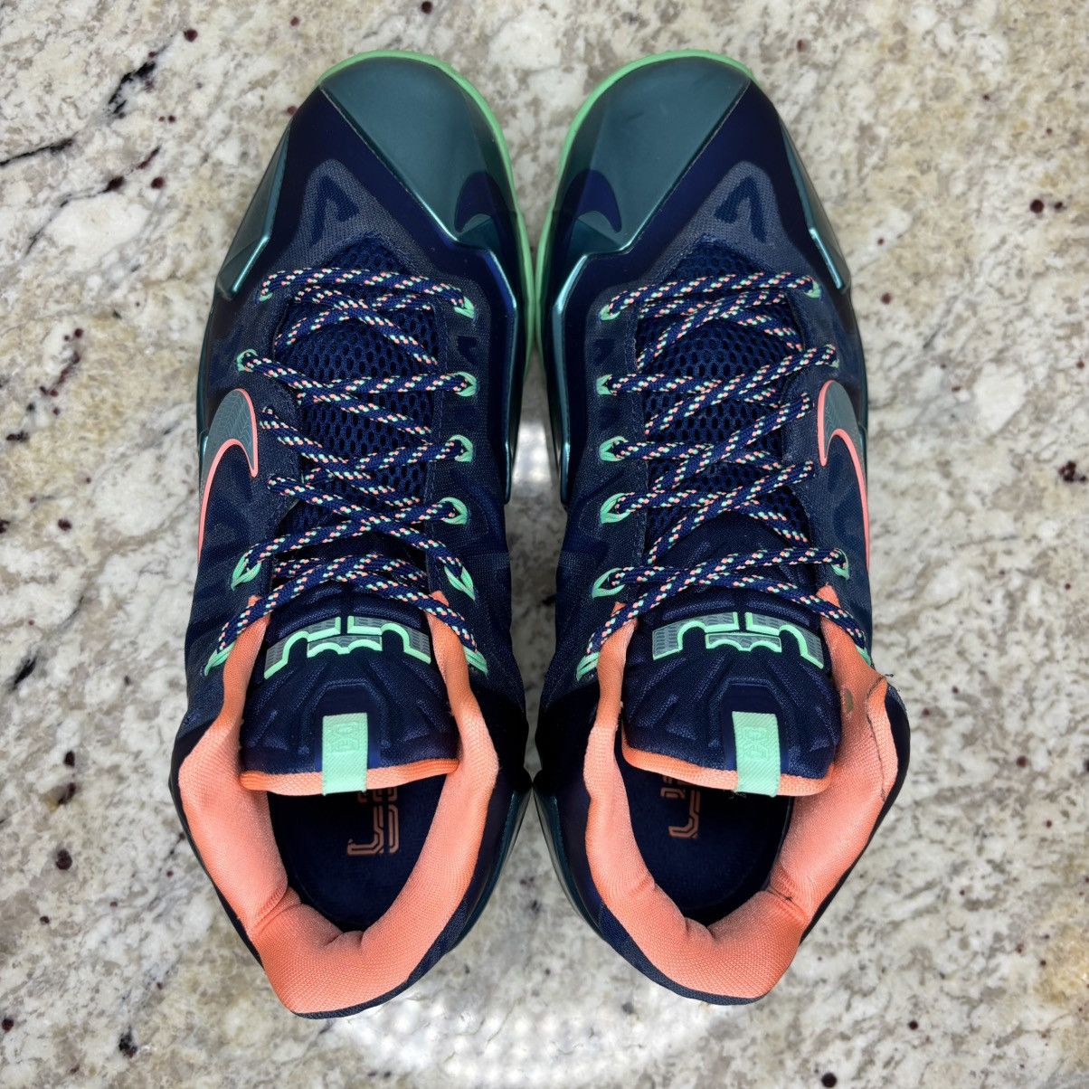Nike Size 10.5-Nike LeBron 11 Akron vs. Miami Lightly Worn W/Box Size US 10.5 / EU 43-44 - 8 Thumbnail