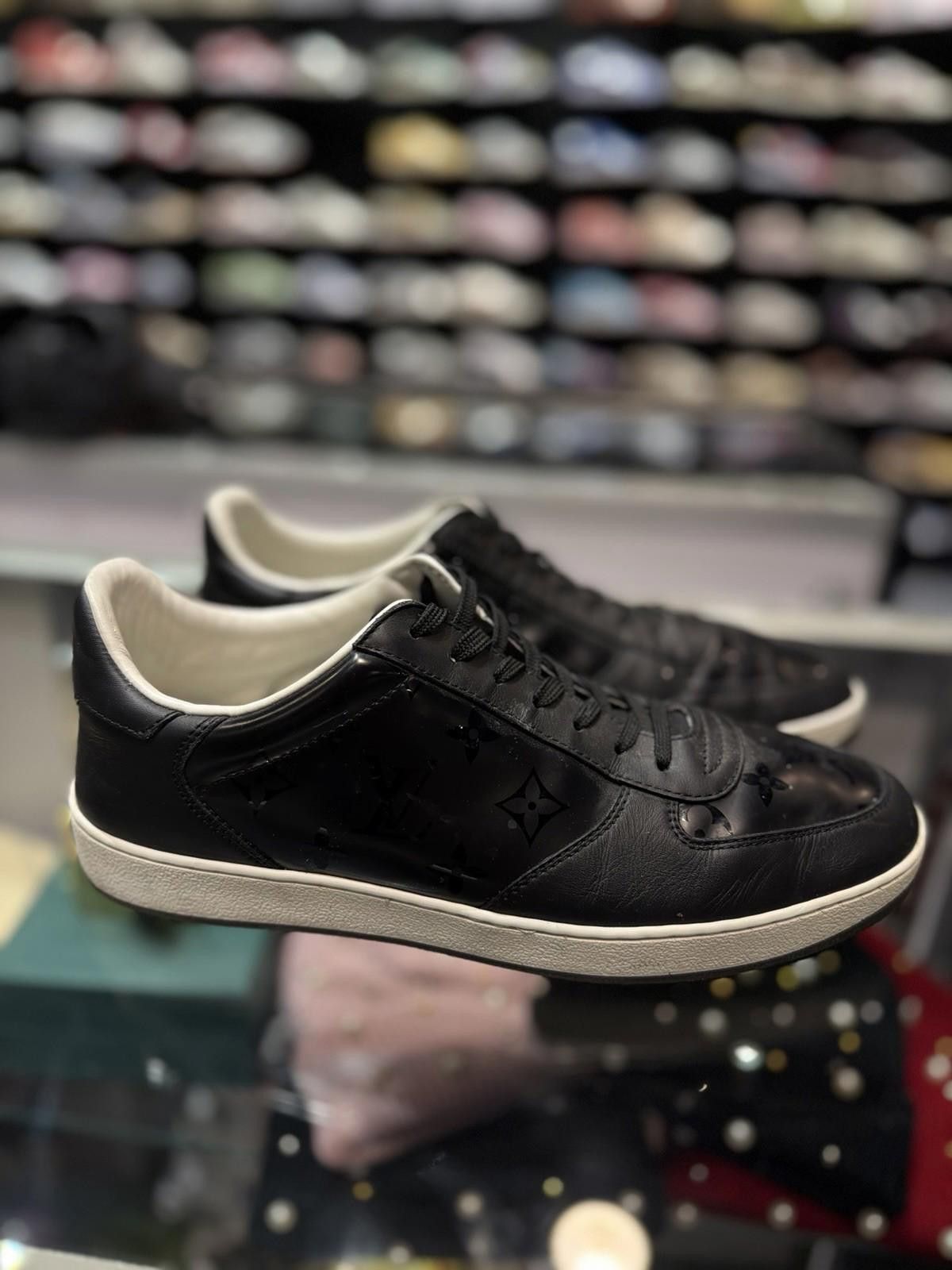 Louis Vuitton Louis Vuitton Mens Rivoli Leather LV Sneaker 6.5(UK) 7.5(US) Size US 7.5 / EU 40-41 - 2 Thumbnail