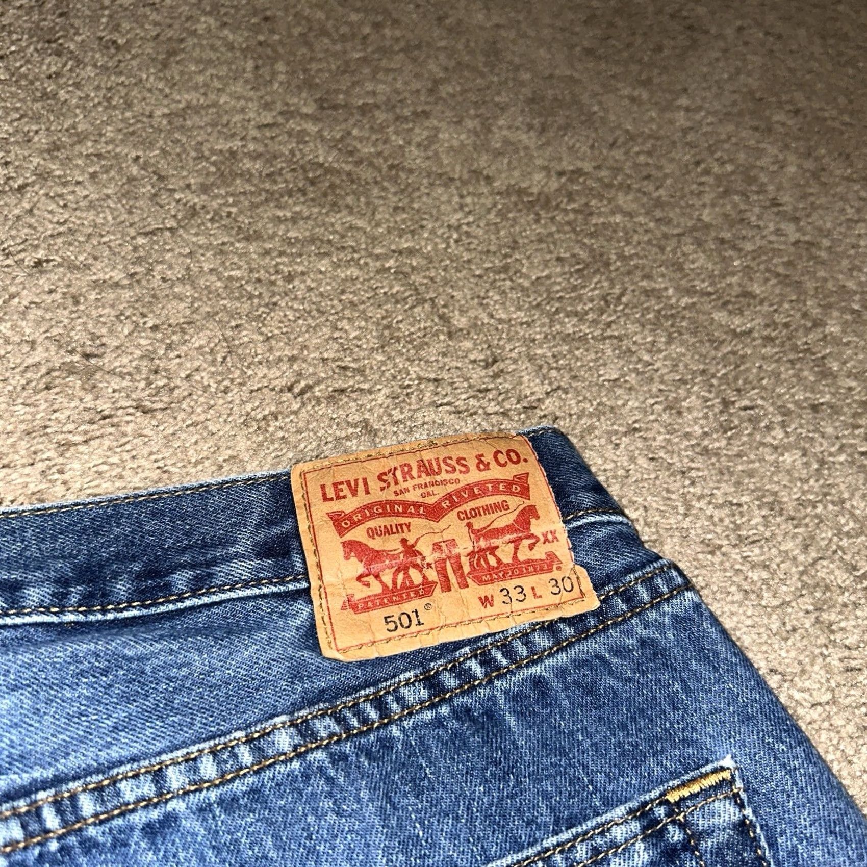 Levi's Levi's 501 Jeans Mens 33x30 Button Fly Straight Leg Denim Blue Medium Wash Pants 80s 90s Size US 33 - 7 Thumbnail