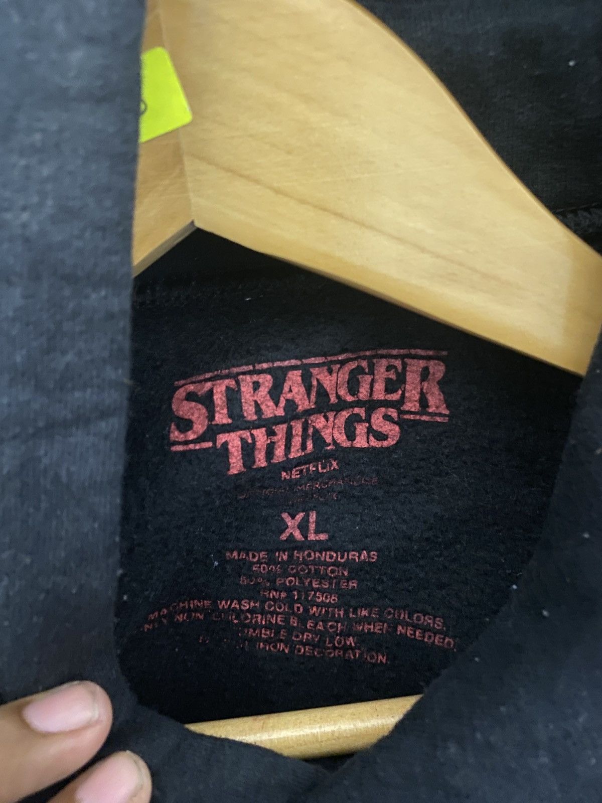 Vintage VINTAGE HOODIE STRANGER THINGS Size US XL / EU 56 / 4 - 4 Thumbnail