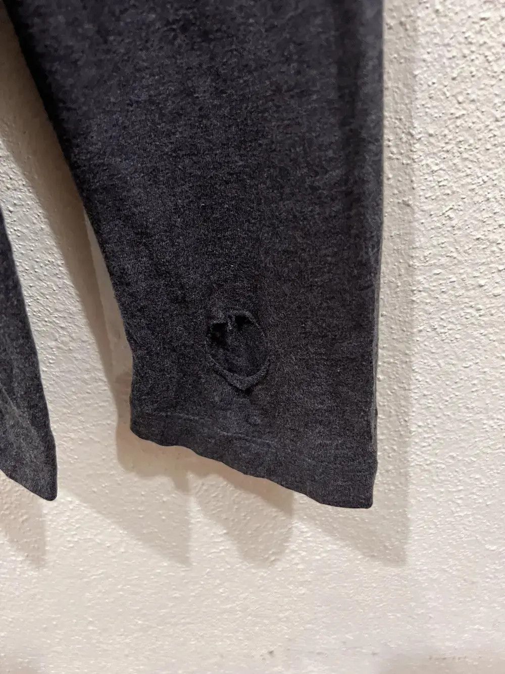 Narcotic GDC Japanese Brand Uniqlo X GDC Long Sleeve Size US S / EU 44-46 / 1 - 7 Thumbnail