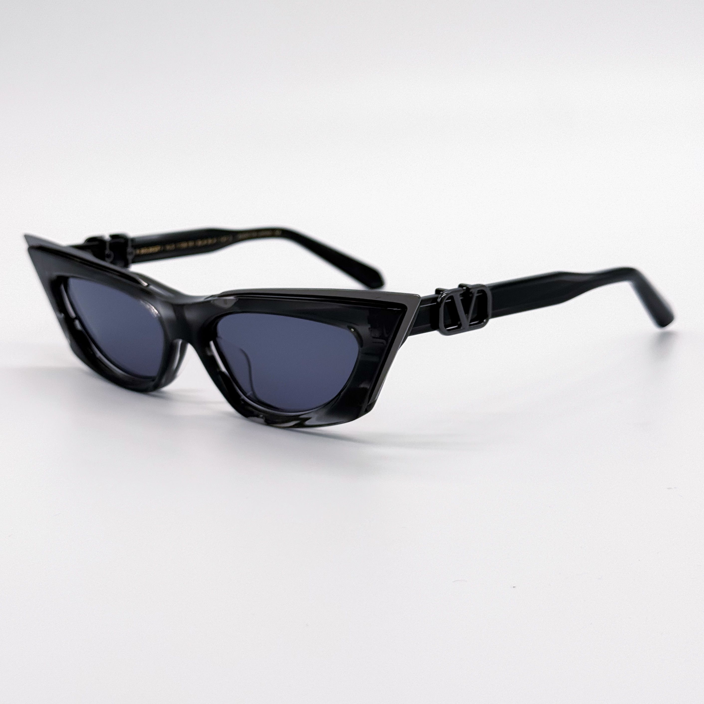 Valentino NEW VALENTINO V-GOLDCUT VLS-113B BLACK CAT EYE SUNGLASSES Size ONE SIZE - 6 Thumbnail