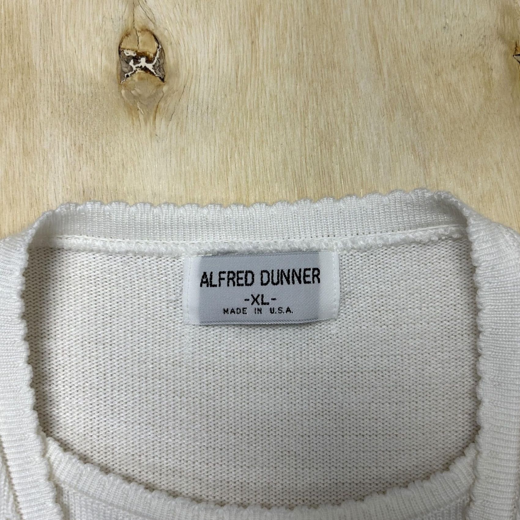 Vintage VINTAGE Alfred Dunner Cardigan Sweater Womens XL White V Neck Heart Button Knit Flower Size XL / US 12-14 / IT 48-50 - 2 Thumbnail