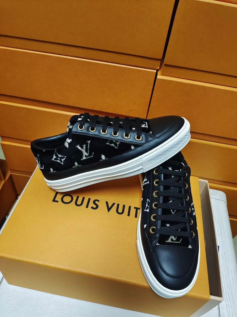 Louis Vuitton LV Low-top Lace-up Women’s Shoes Size 34.5-2507 Size US 4 / IT 34 - 5 Thumbnail