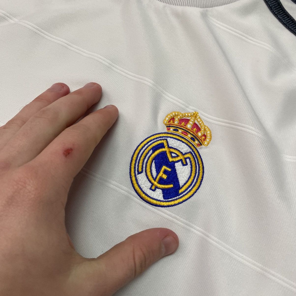 Adidas Vintage Adidas Real Madrid 2013 Home soccer jersey size M Size US M / EU 48-50 / 2 - 4 Thumbnail