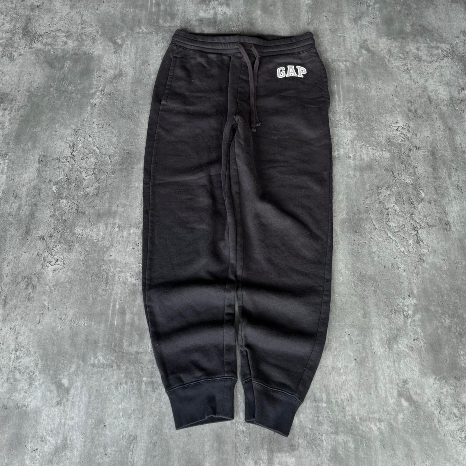 Gap × Japanese Brand Vintage Y2K GAP Faded Black Embroidered Sweatpants Size US 30 / EU 46 - 1 Thumbnail