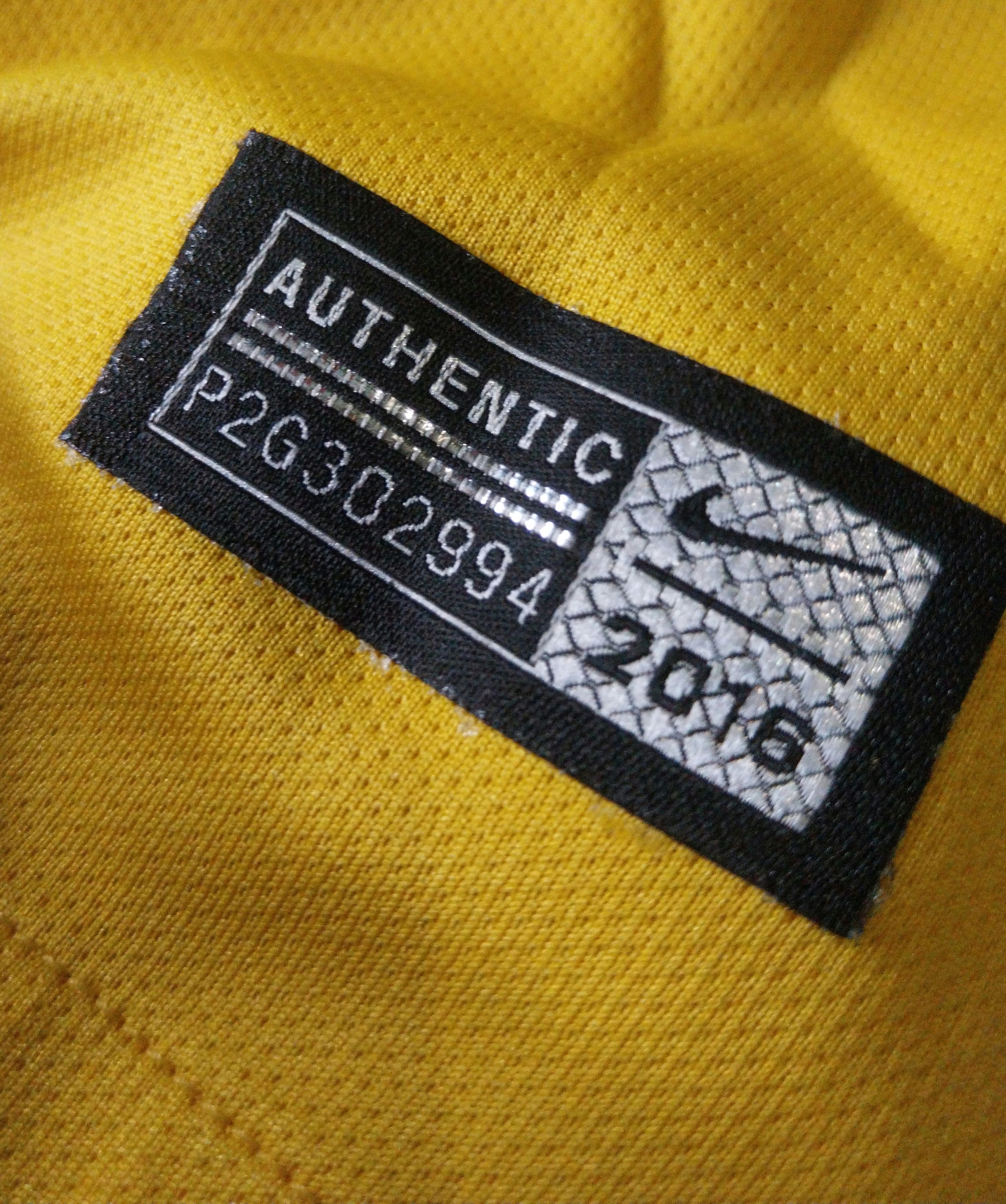 Nike Brazil home 2016 neymar jr jersey football Size US S / EU 44-46 / 1 - 5 Thumbnail