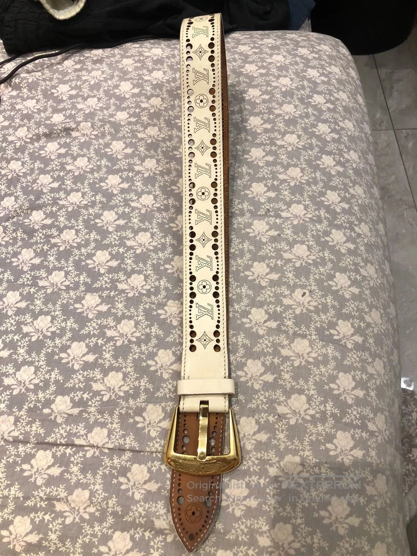 Louis Vuitton LV Leather Belt Gold Buckle Monogram. Size ONE SIZE - 1 Thumbnail