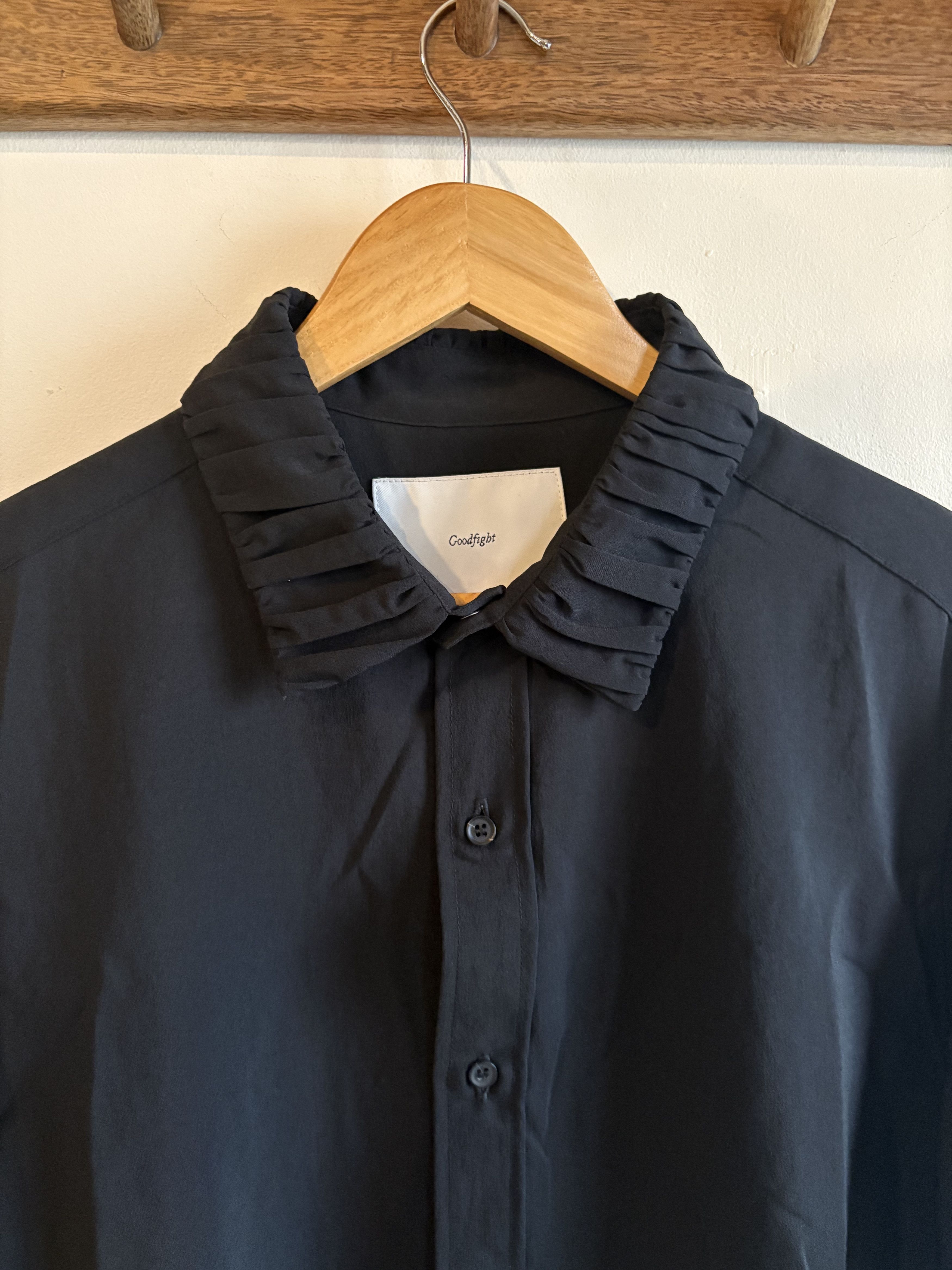 Goodfight Goodfight S/S Shirt w/ Ruffled collar Size US XL / EU 56 / 4 - 2 Thumbnail