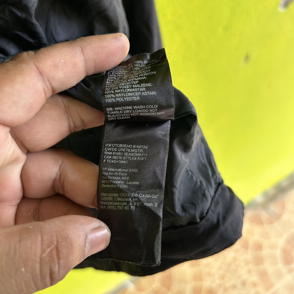 The North Face Vintage The North Face Hyvent Distressed Jacket Size US M / EU 48-50 / 2 - 20 Thumbnail