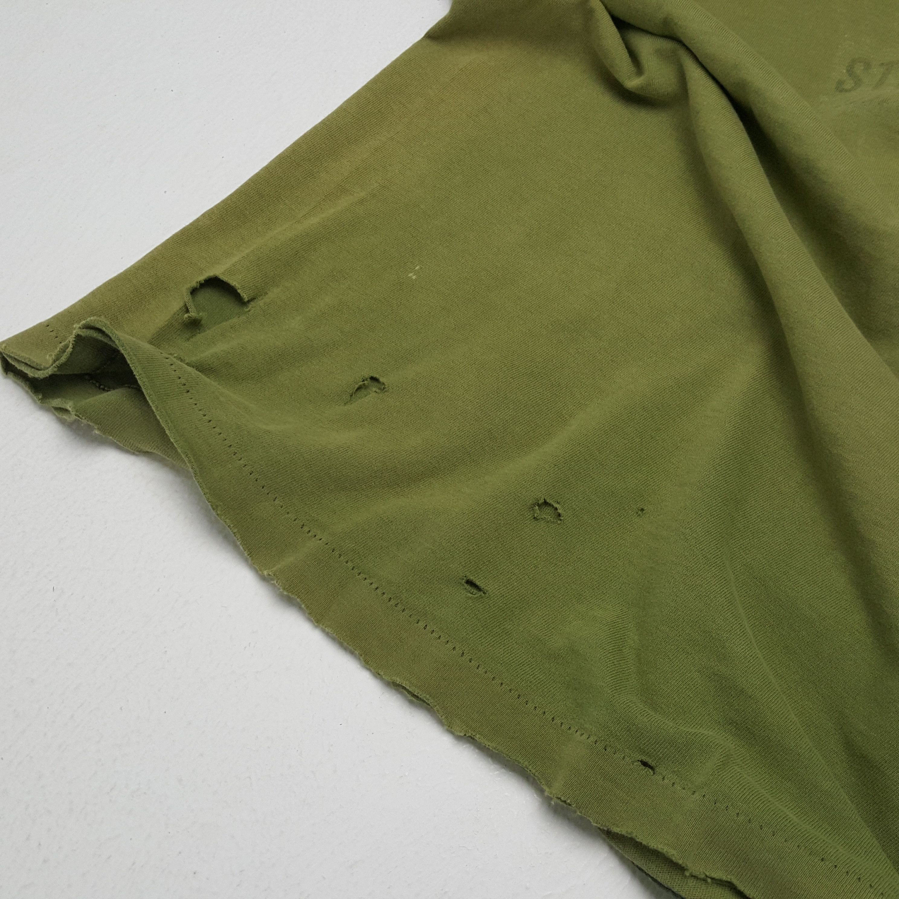 Stussy STUSSY DELUXE Vintage Streetwear Style Distressed Tshirt Size US S / EU 44-46 / 1 - 6 Thumbnail