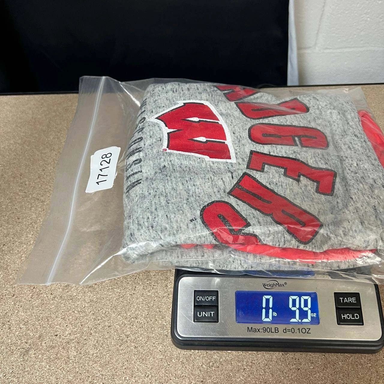 Other Wisconsin Badgers Hoodie Men Fanatics Pullover Long Sleeve L Size US L / EU 52-54 / 3 - 7 Thumbnail