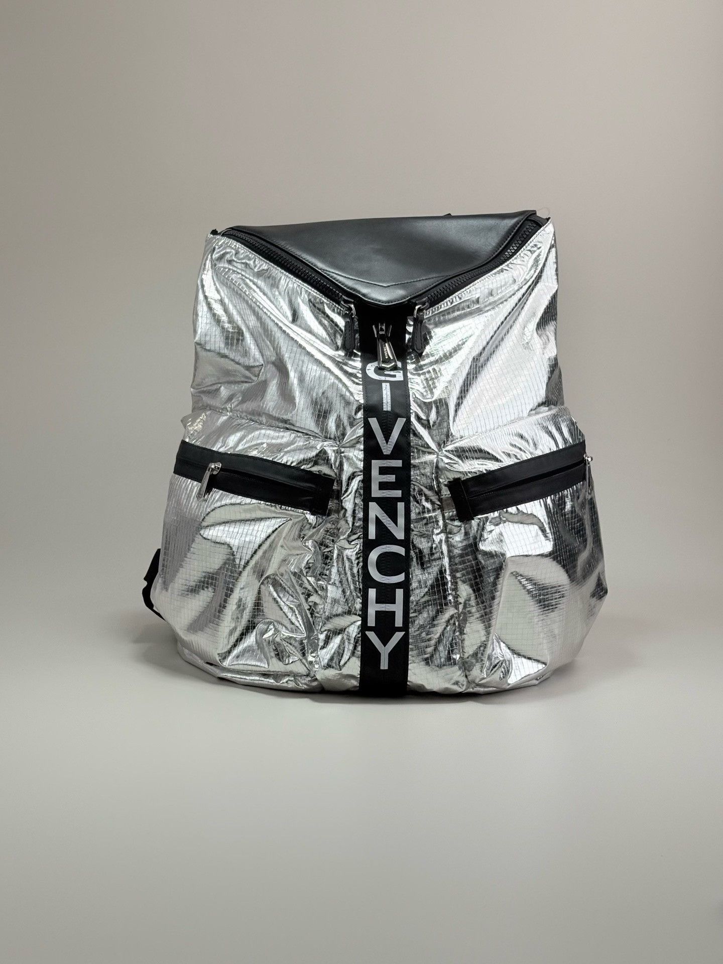 Givenchy GIVENCHY Silver Logo Zipper Backpack Size ONE SIZE - 1 Thumbnail