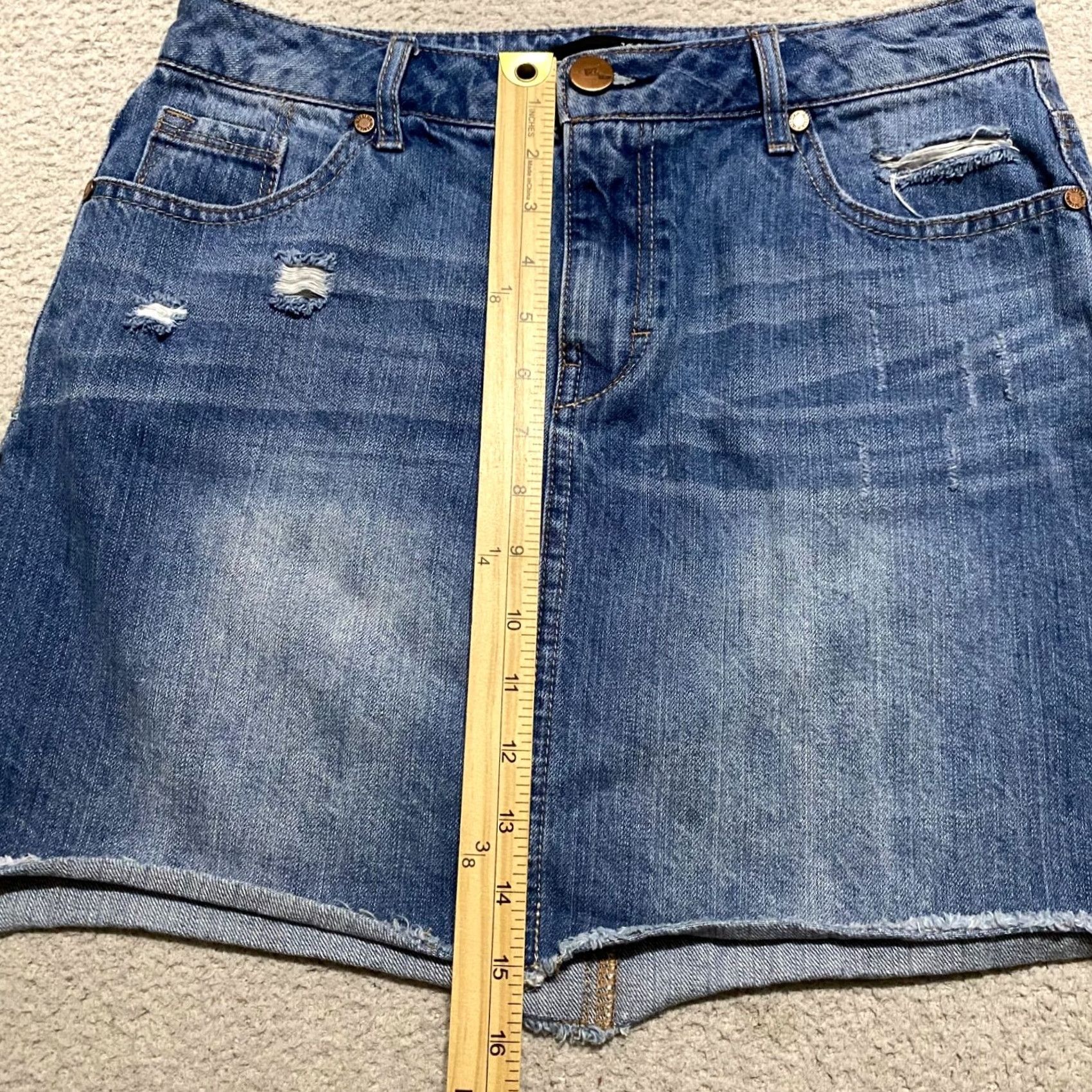 Vintage 1822 Denim Skirt Womens 6 Denim Blue Distressed Mini Short Button Pockets Casual Fall Spring Summer Size 28" / US 6 / IT 42 - 5 Thumbnail