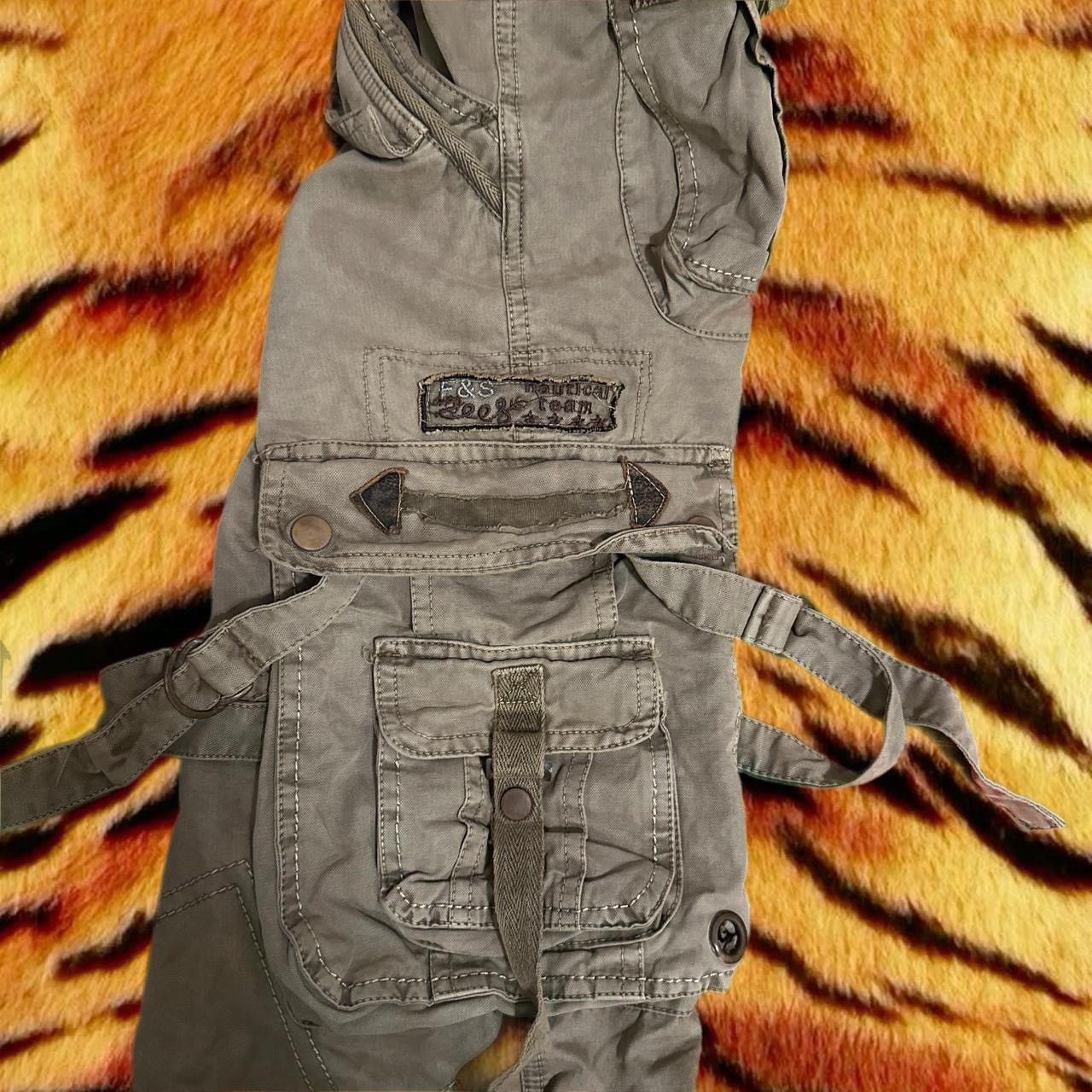 Vintage Cargo pants with a great fit, featuring a green and khaki Size US 34 / EU 50 - 3 Thumbnail